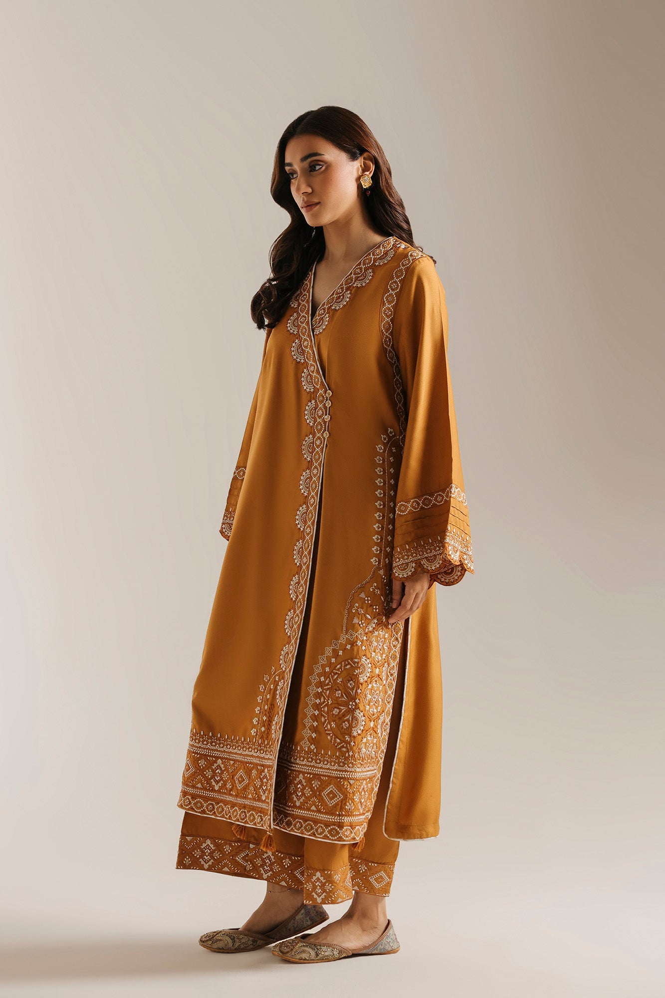 EMBROIDERED SUIT (E4816-103-218)