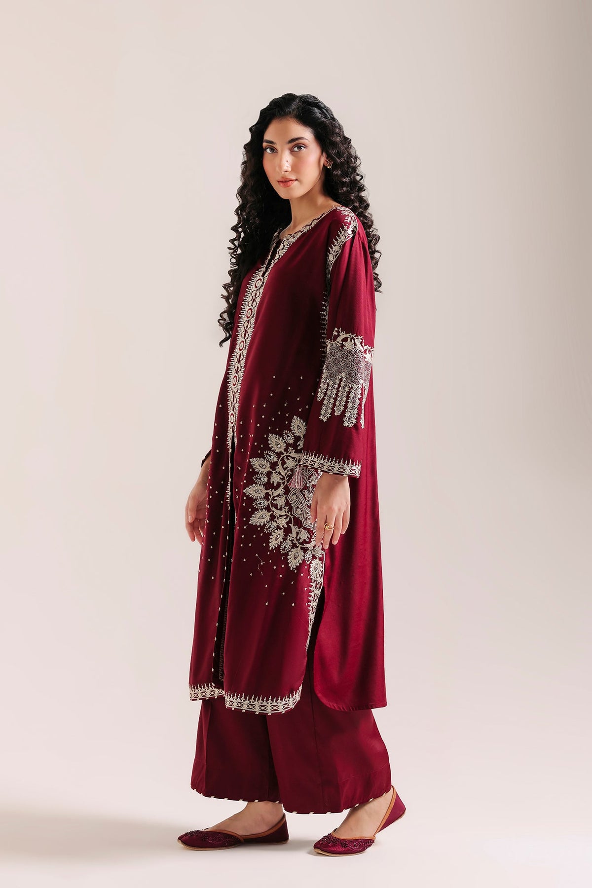EMBROIDERED SUIT (E4829-103-304)