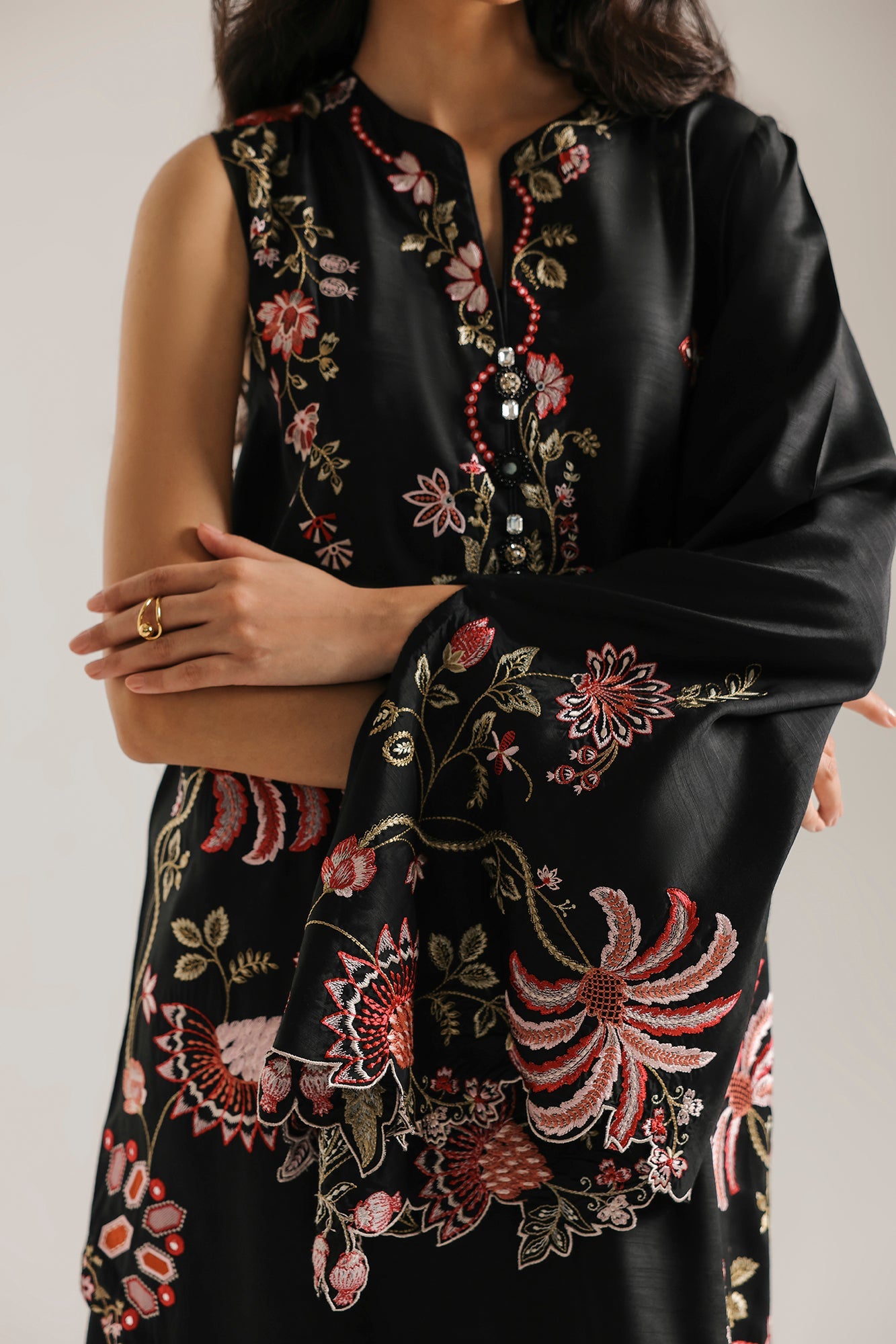 EMBROIDERED SUIT (E4832-103-901)