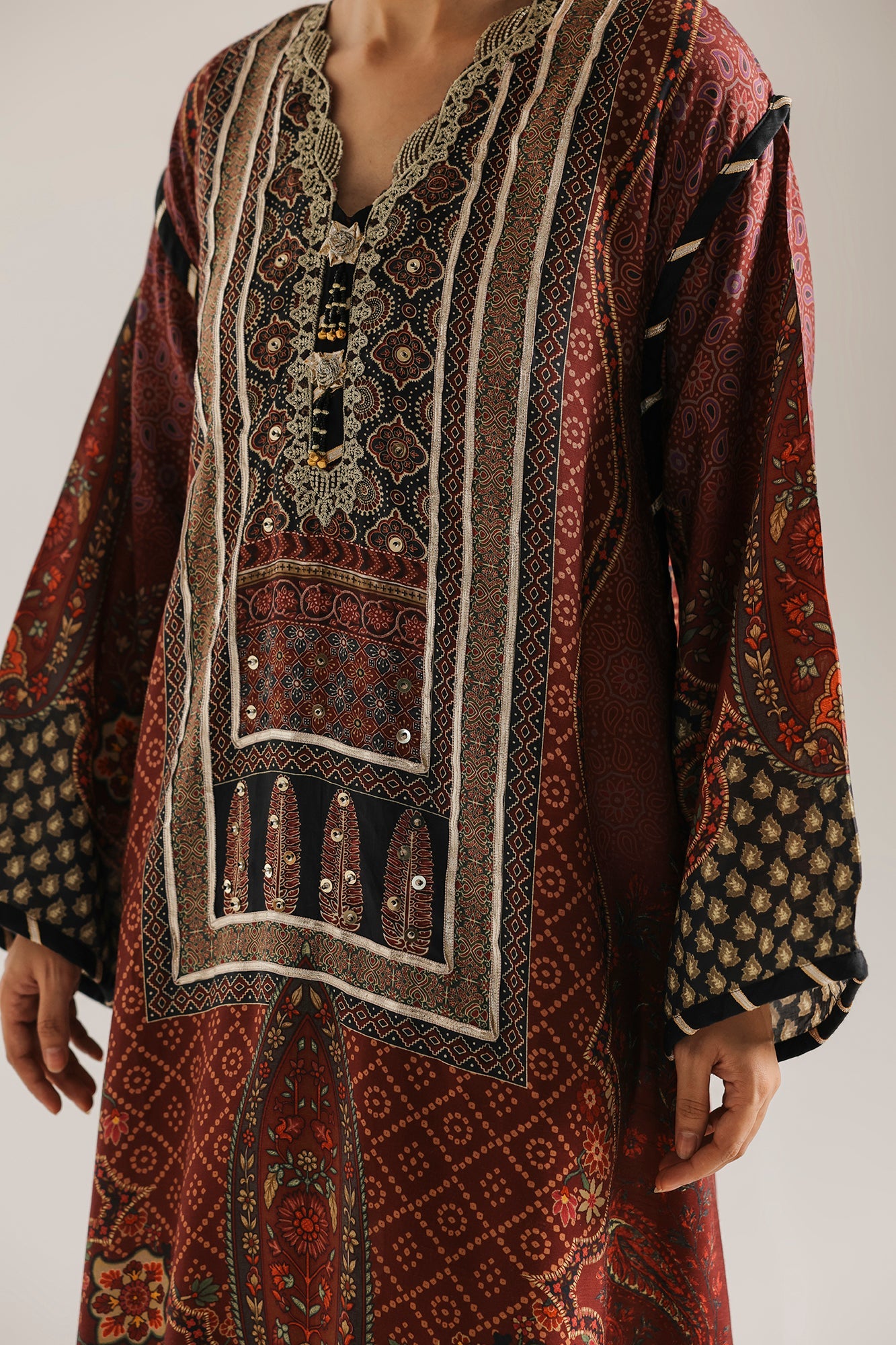 EMBROIDERED DRESS (E4833-103-901)