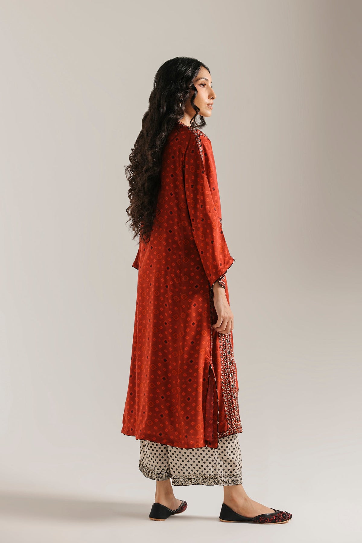 EMBROIDERED SUIT (E4835-103-306)