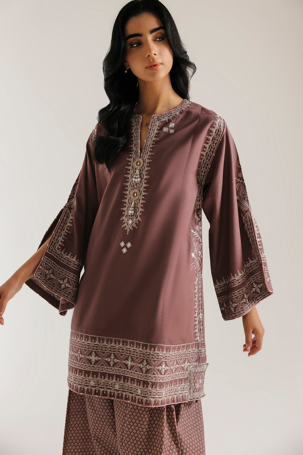 EMBROIDERED SUIT (E4862-103-805)