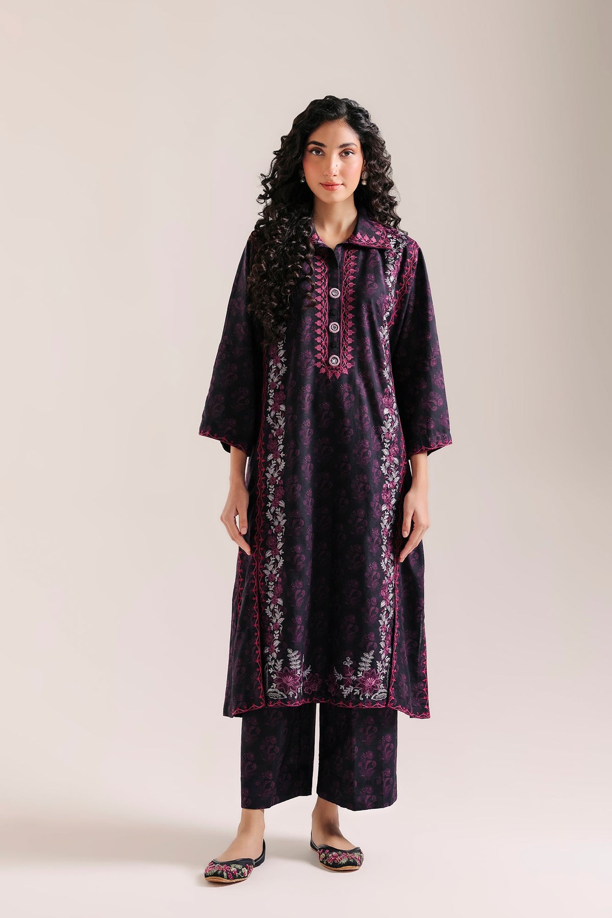 EMBROIDERED SUIT (E4863-103-902)