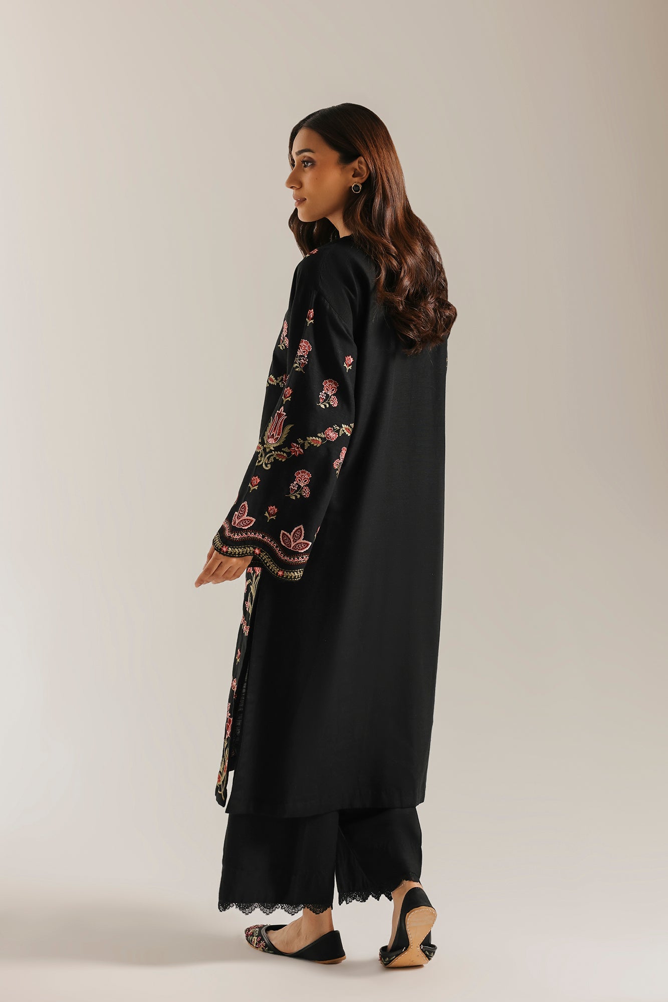 EMBROIDERED SUIT (E4866-103-901)