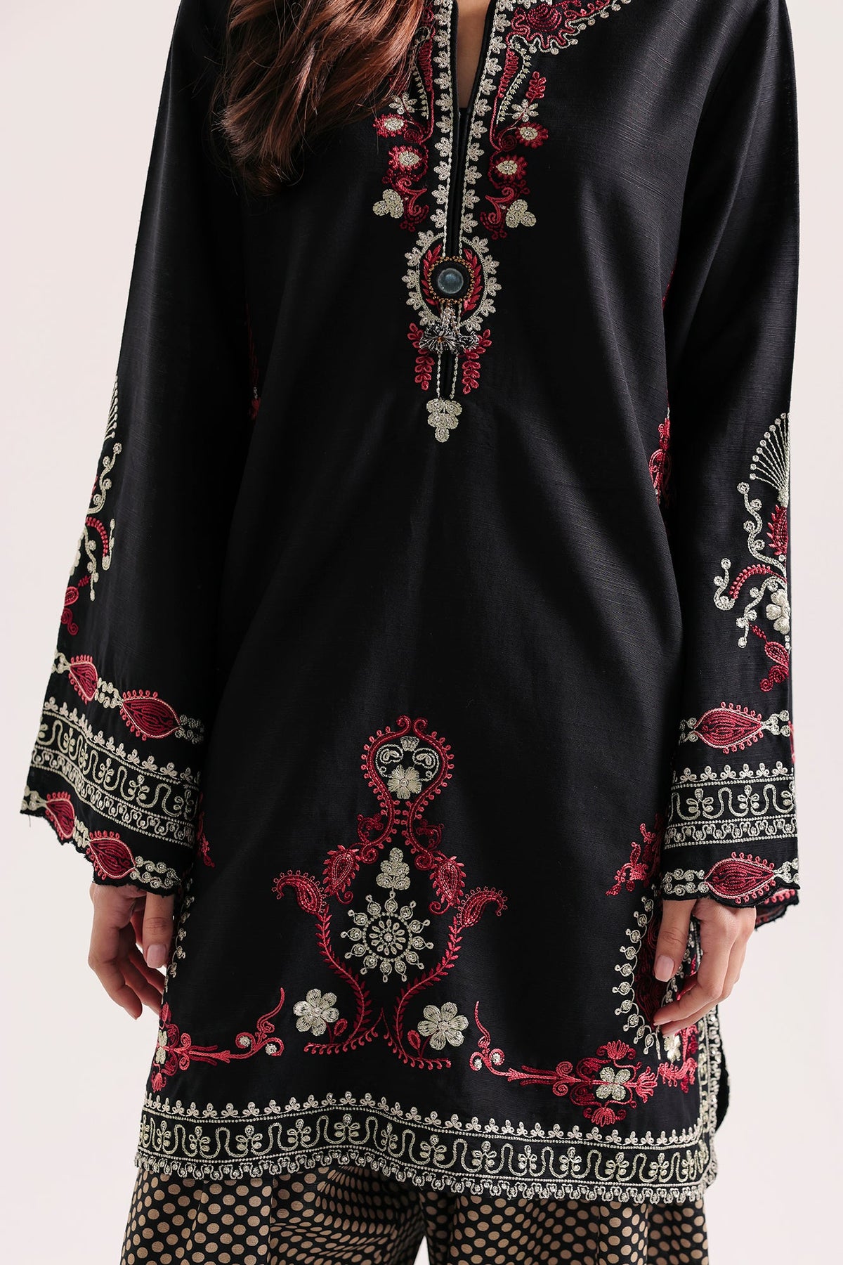 EMBROIDERED SUIT (E4871-103-901)