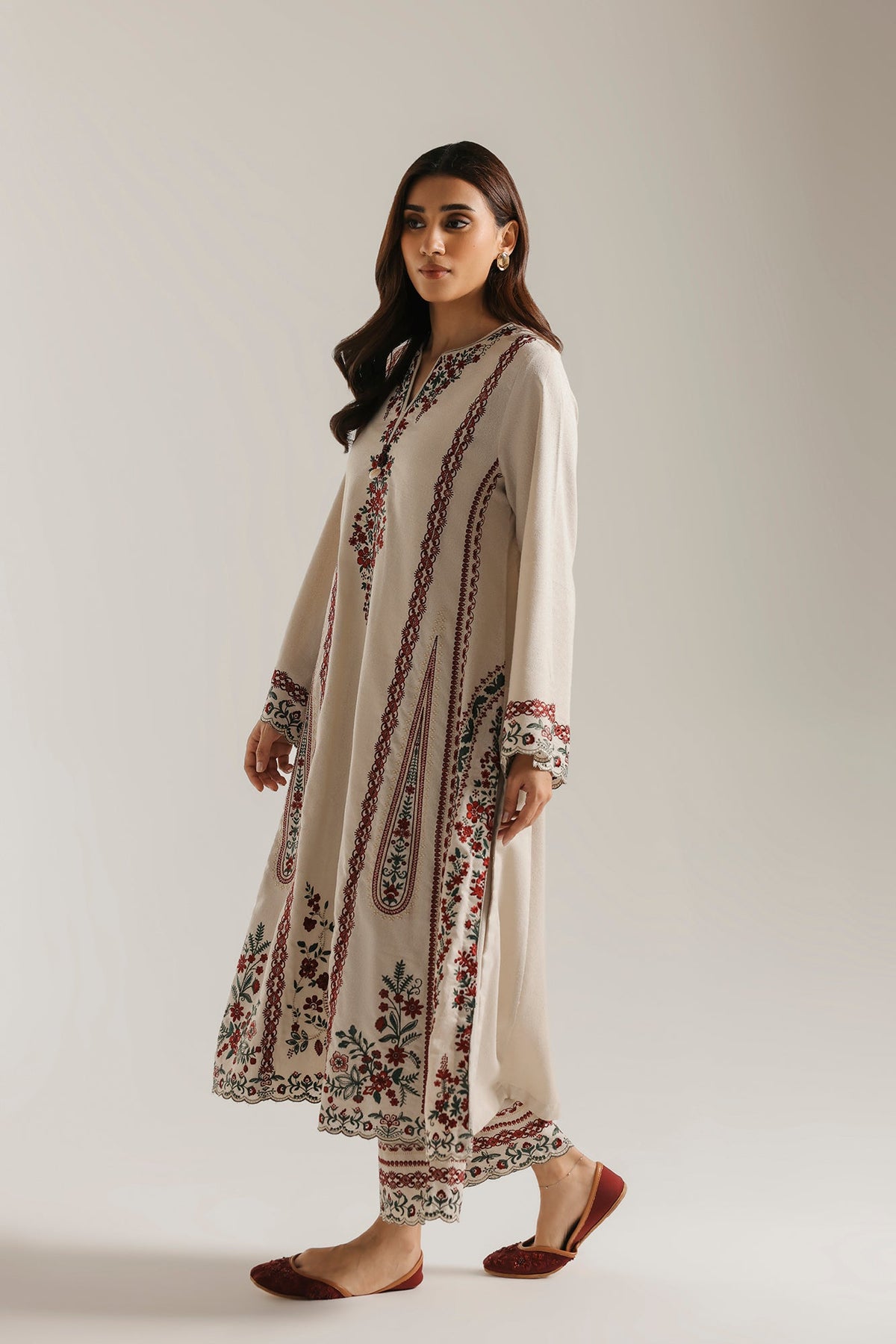 EMBROIDERED SUIT (E4881-103-004)