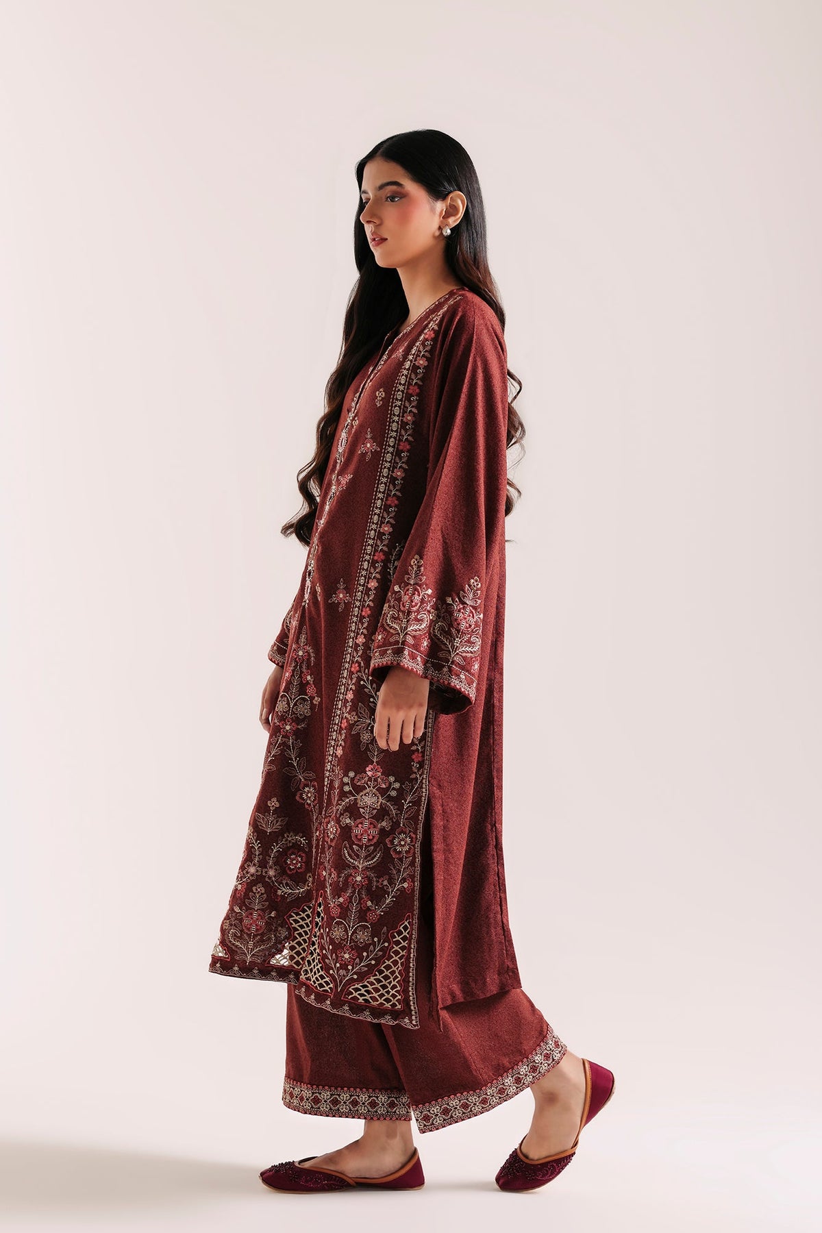 EMBROIDERED SUIT (E4883-103-317)