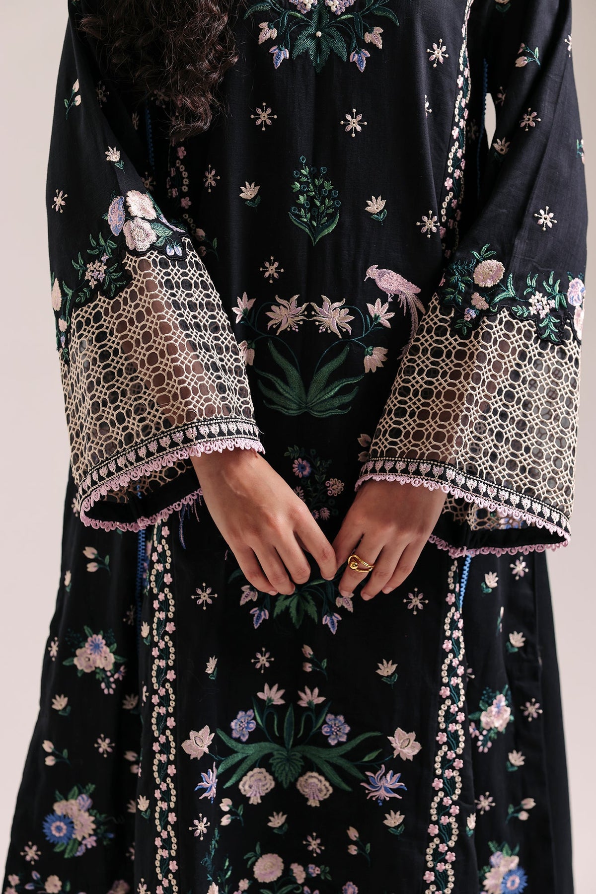 EMBROIDERED SUIT (E4885-103-901)