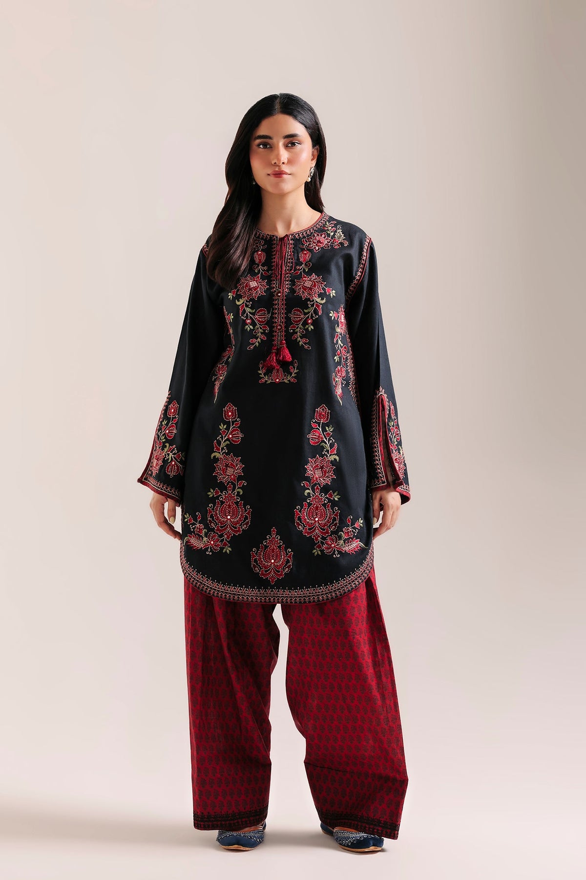 EMBROIDERED SUIT (E4890-103-902)