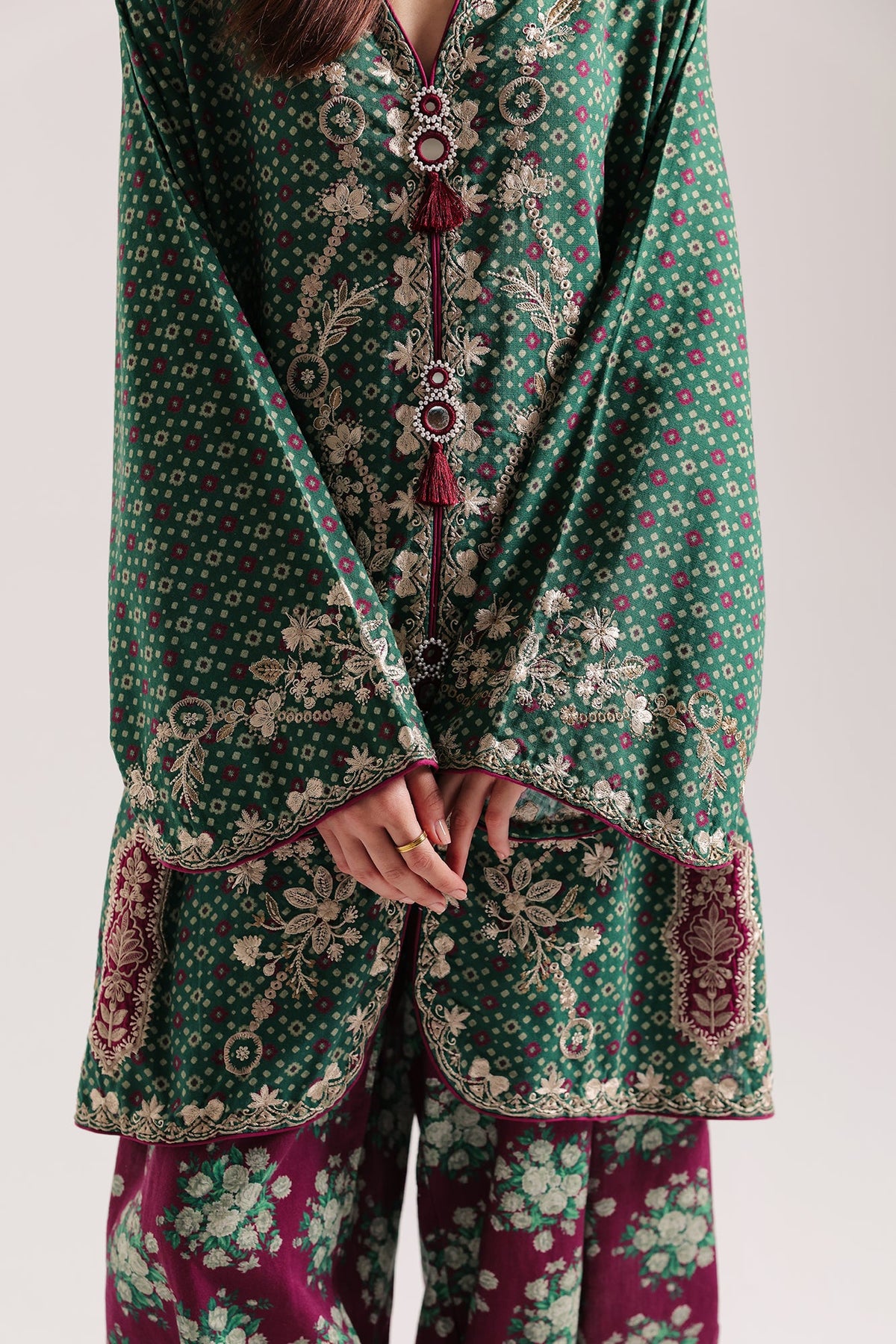EMBROIDERED SUIT (E4891-103-702)
