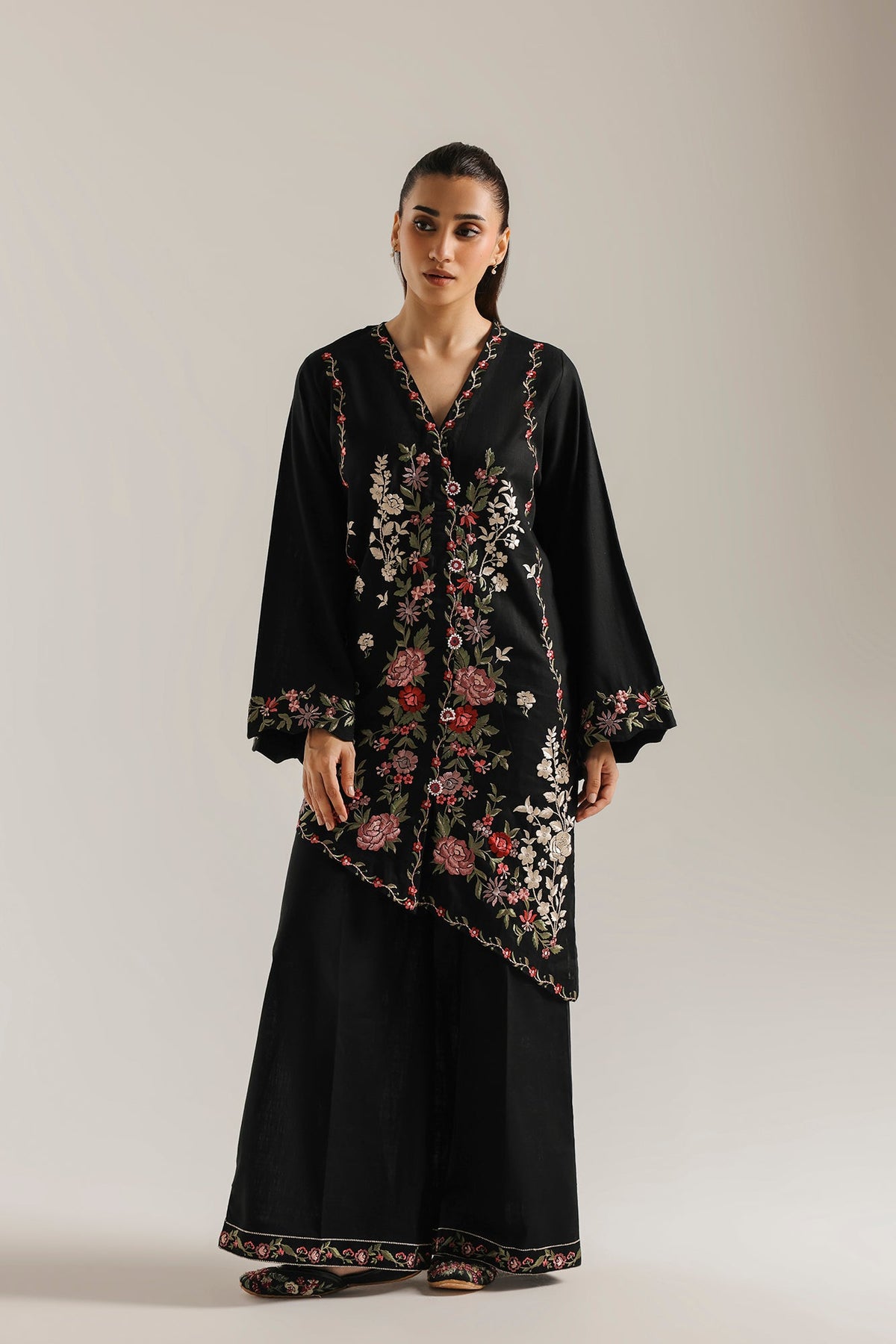 EMBROIDERED SUIT (E4893-103-902)