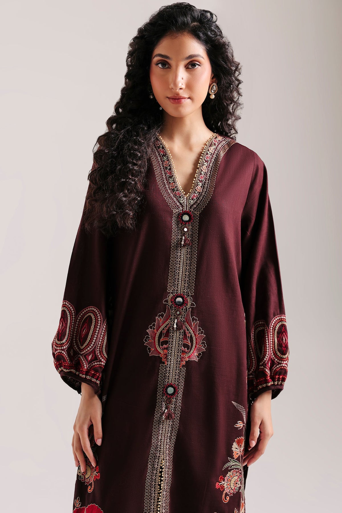 EMBROIDERED SUIT (E4899-103-816)