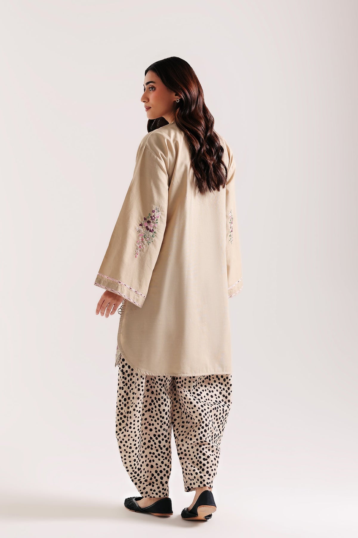 EMBROIDERED SUIT (E4917-103-808)