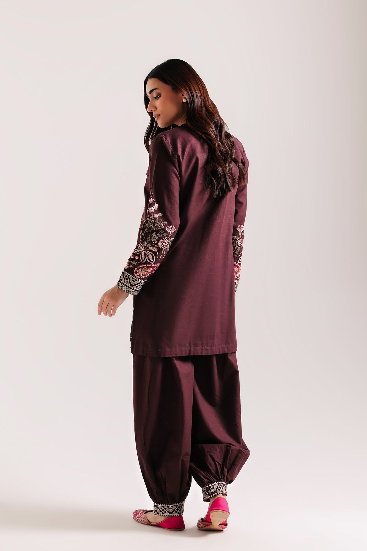 EMBROIDERED SUIT (E4920-103-802)