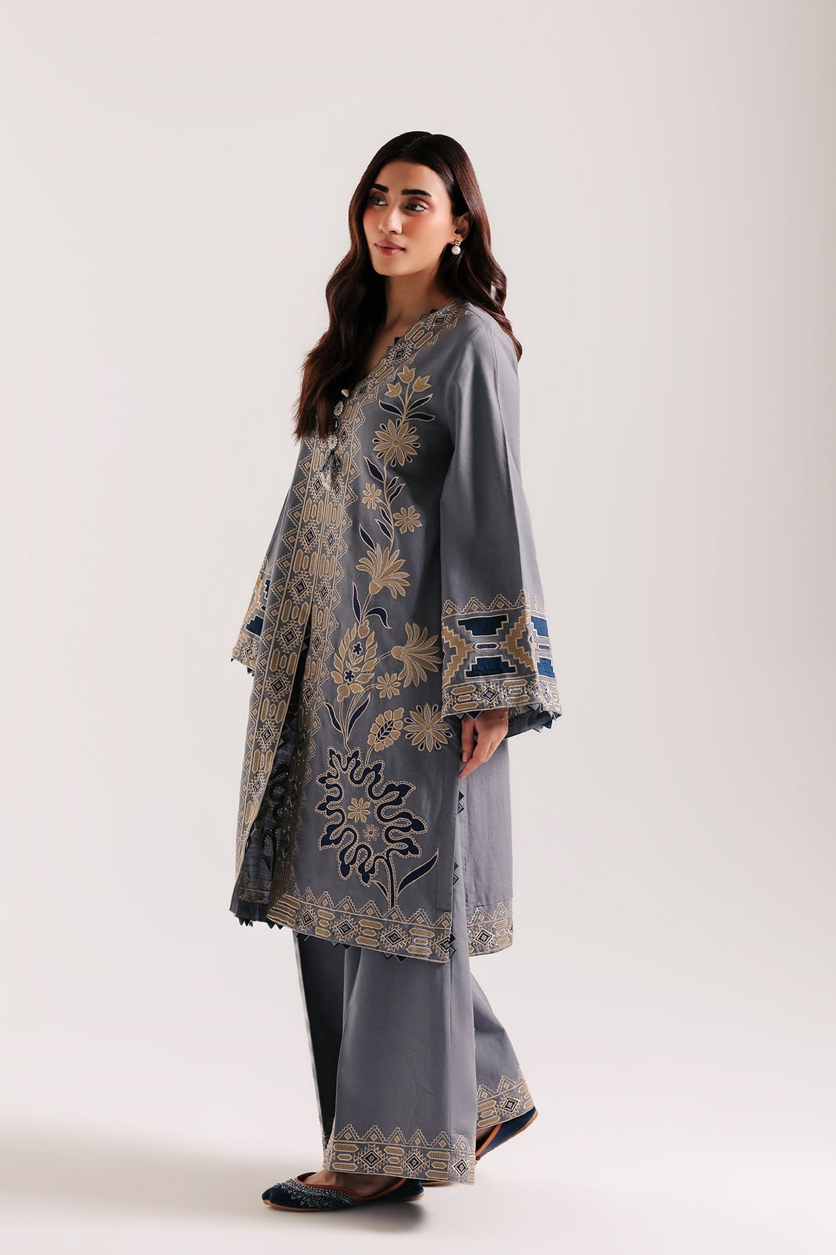 EMBROIDERED SUIT (E4923-103-916)