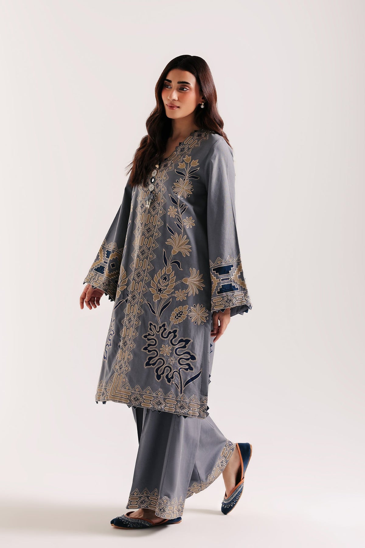 EMBROIDERED SUIT (E4923-103-916)