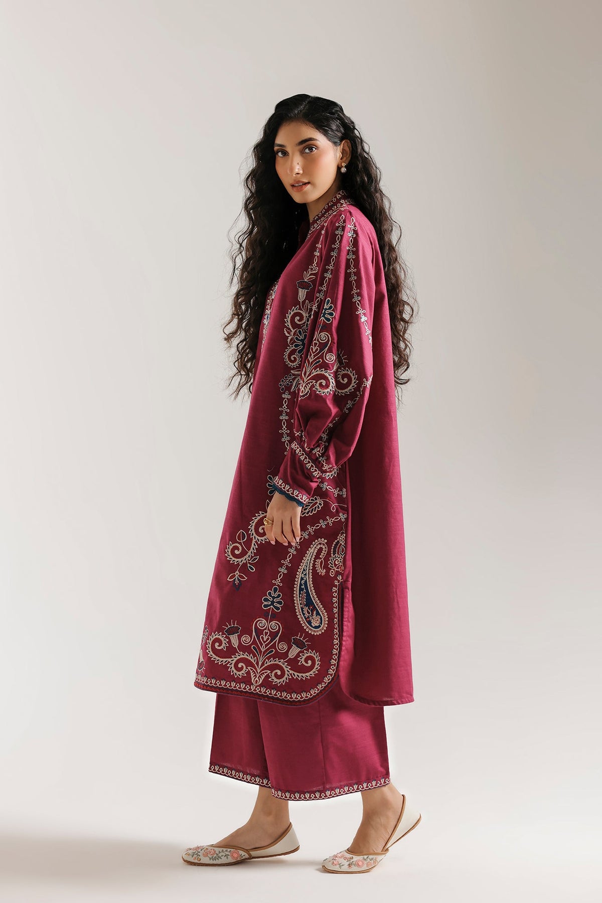EMBROIDERED SUIT (E4928-103-403)