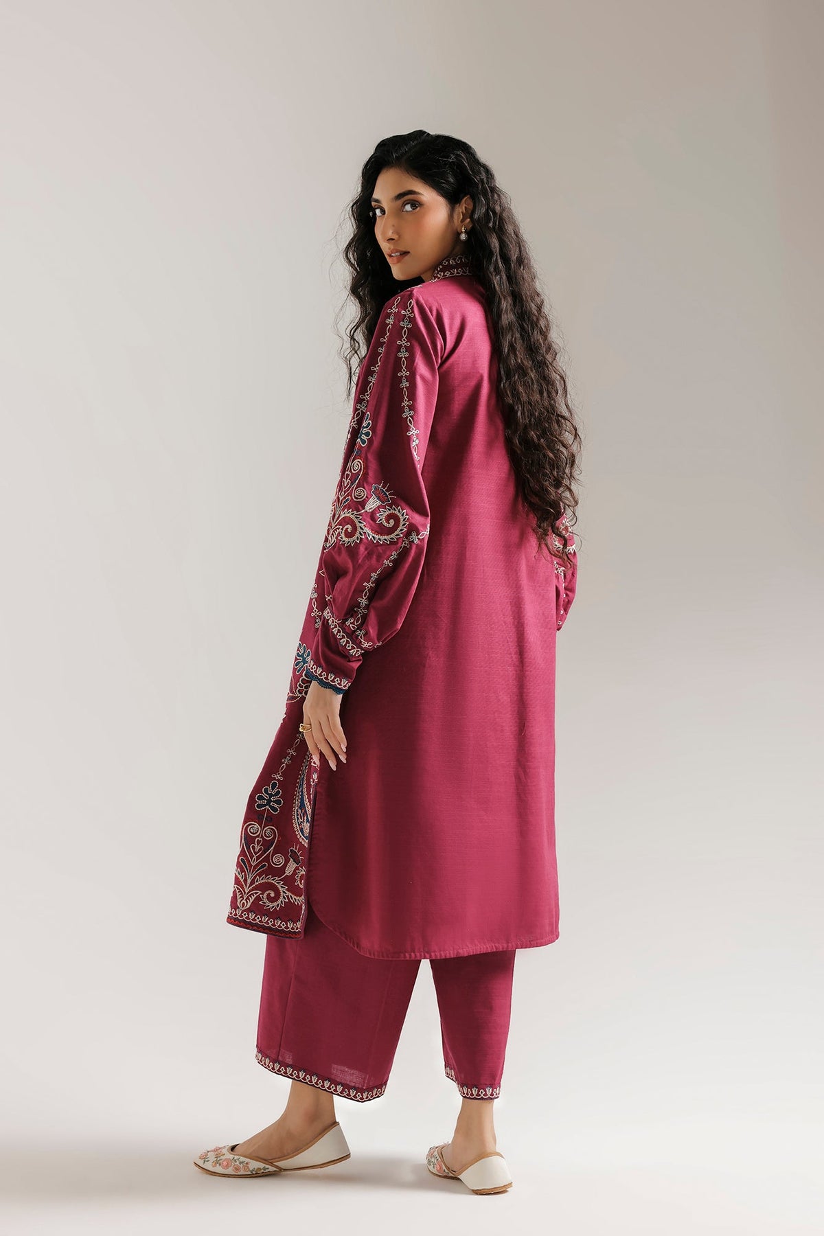 EMBROIDERED SUIT (E4928-103-403)