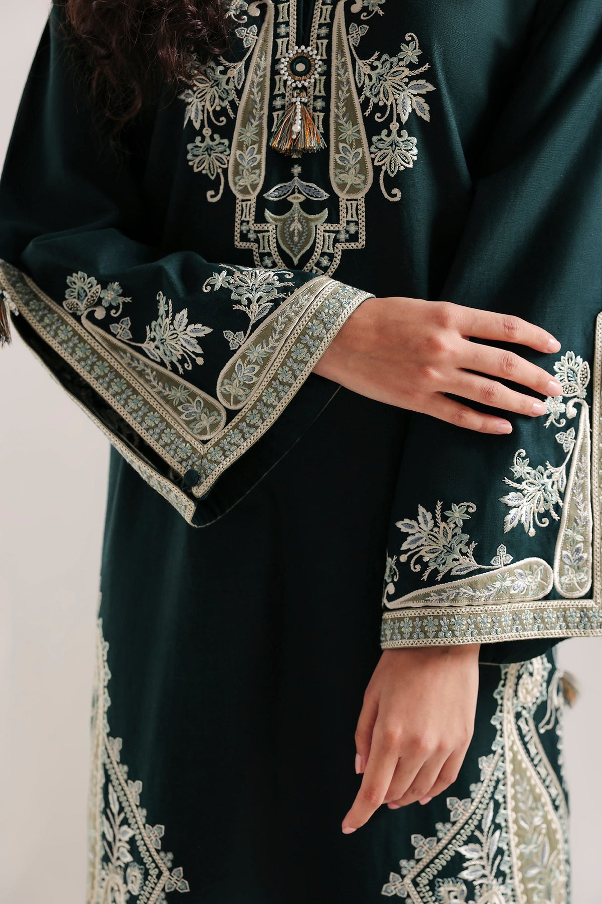 EMBROIDERED SUIT (E4937-103-702)