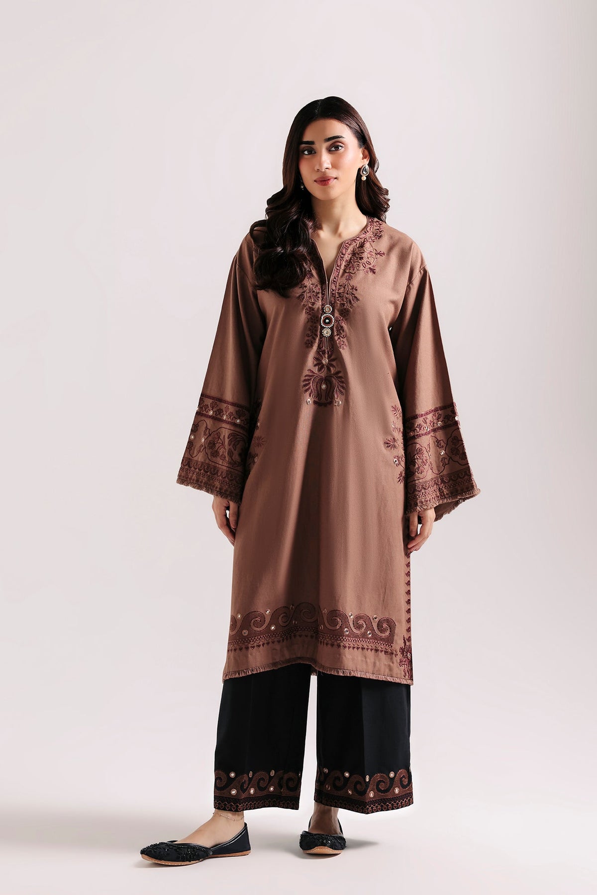 EMBROIDERED SUIT (E4953-103-803)