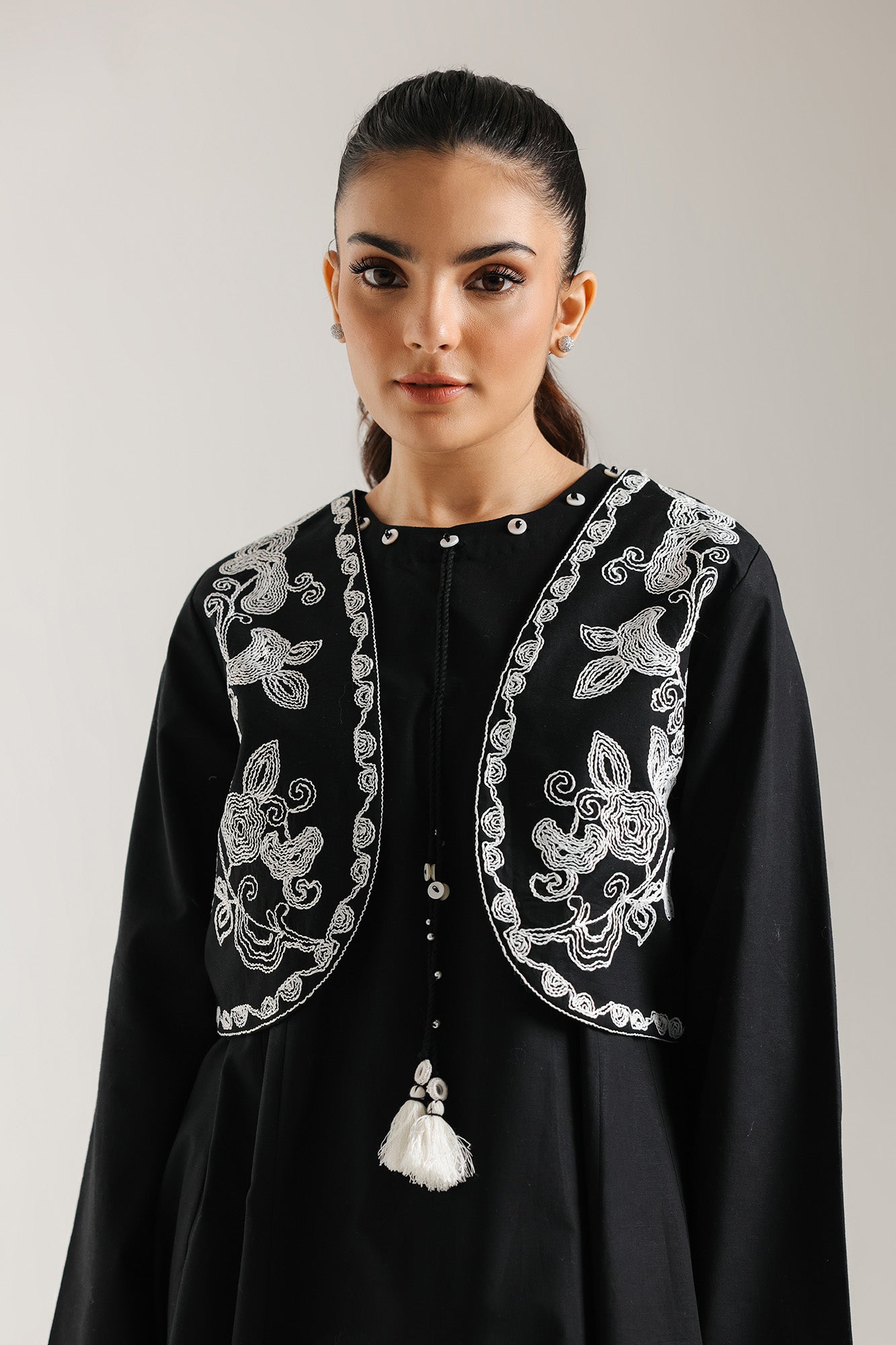 EMBROIDERED DRESS (E6944/102/901)