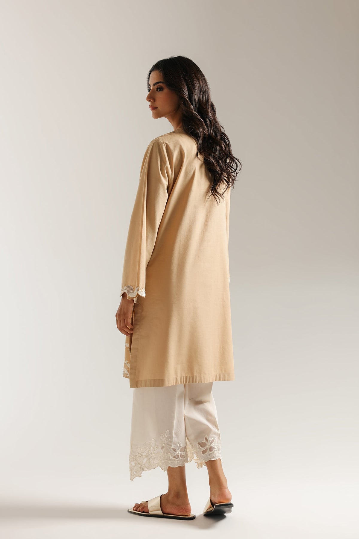 EMBROIDERED SHIRT (E6967/102/225)