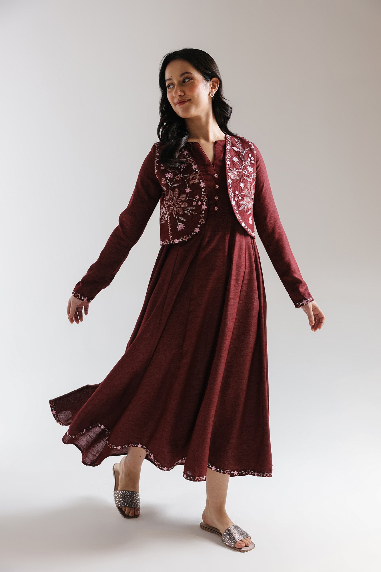 EMBROIDERED DRESS (E6998/102/517)