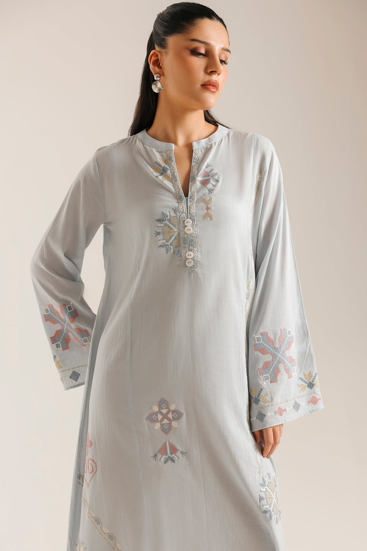 EMBROIDERED DRESS (E7538/102/722)