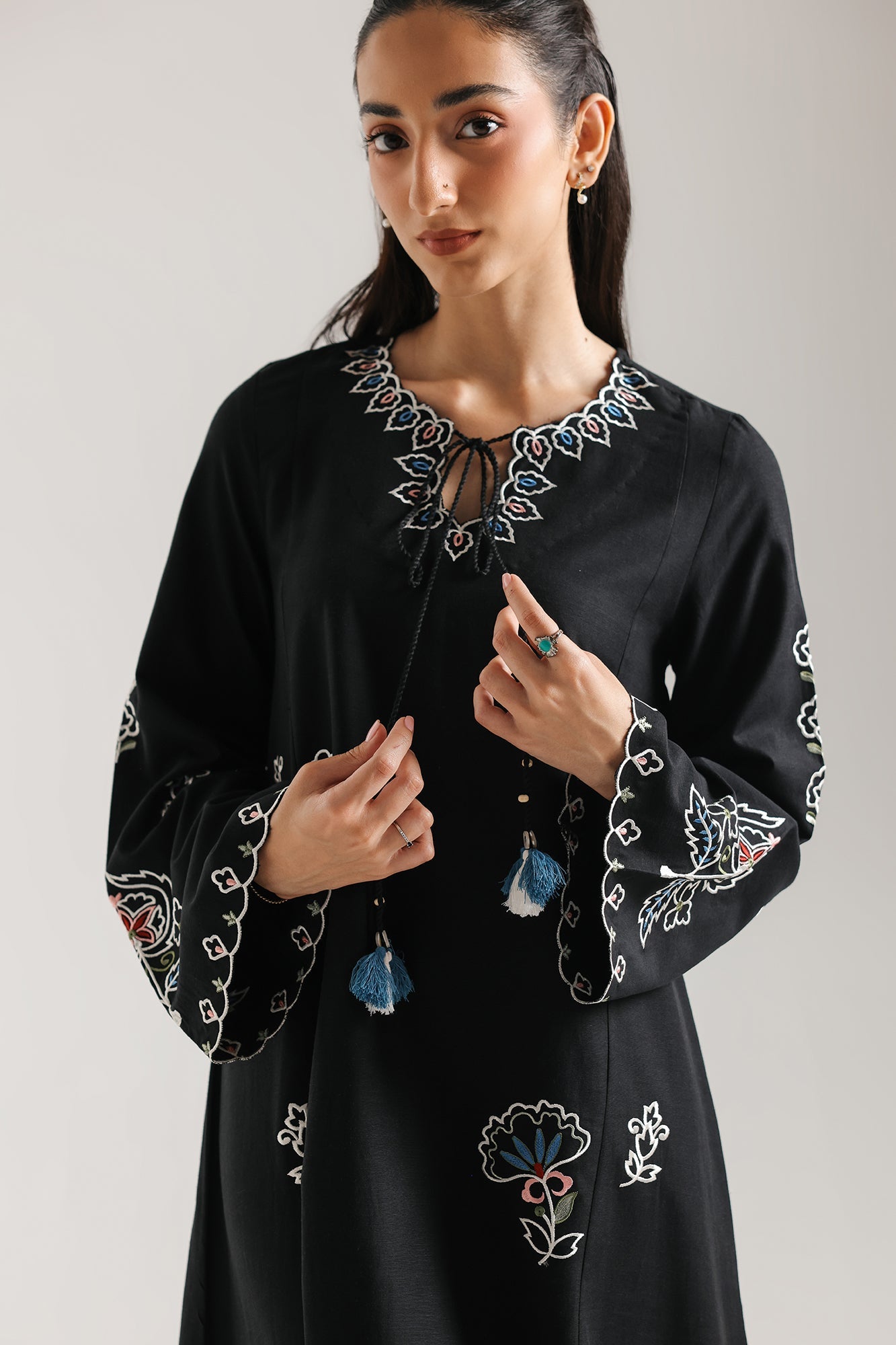 EMBROIDERED DRESS (E7542/102/902)