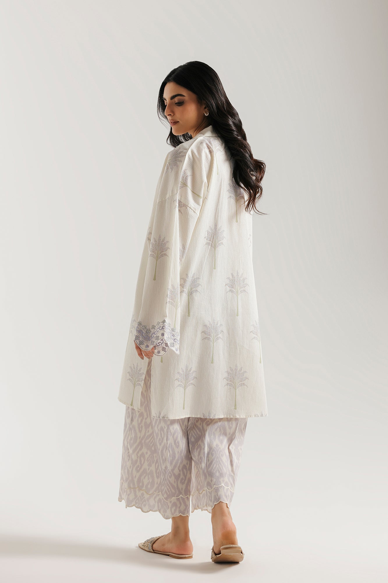 EMBROIDERED SUIT (E7549/102/004)