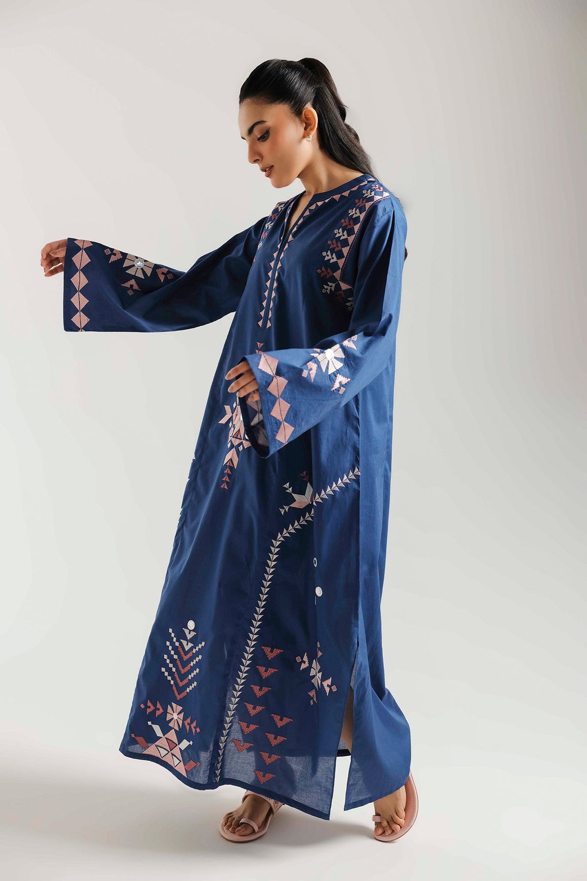 EMBROIDERED SHIRT (E7566/102/622)