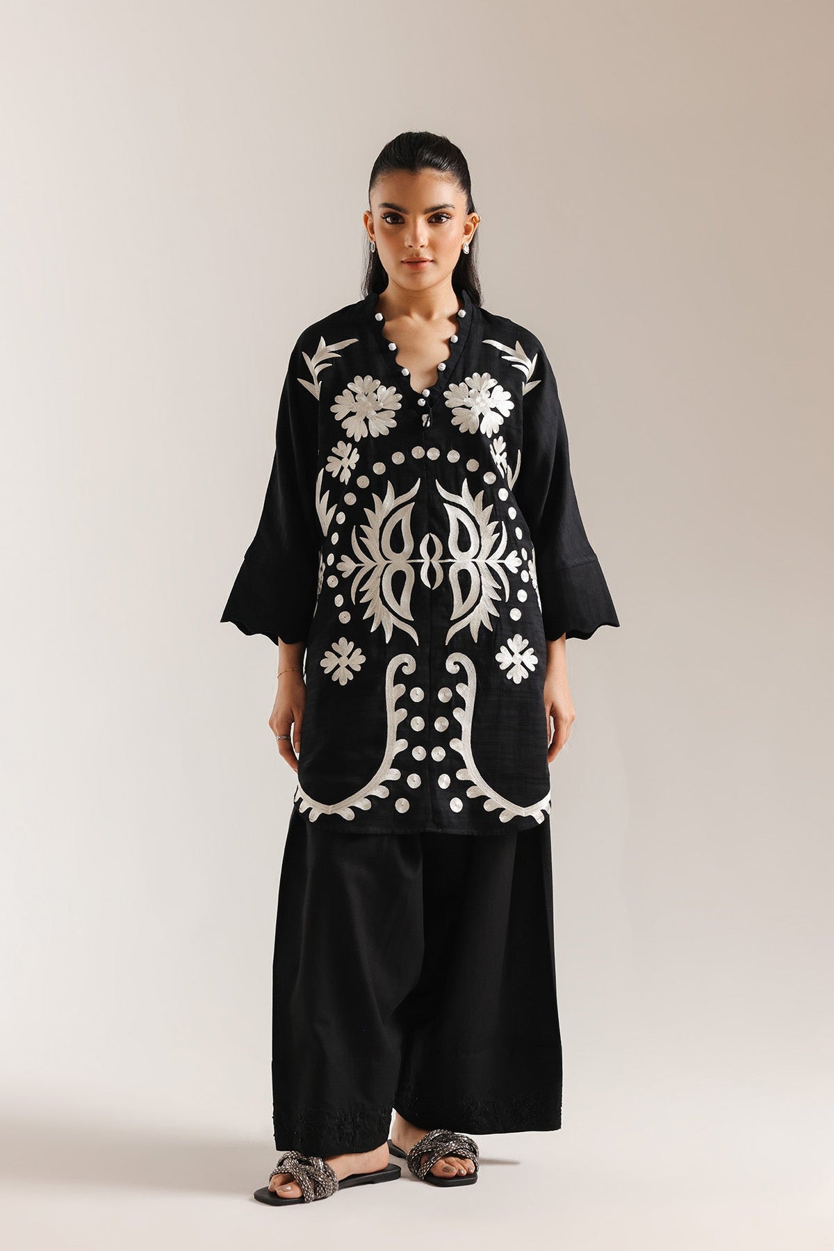 EMBROIDERED SHIRT (E7572/102/901)