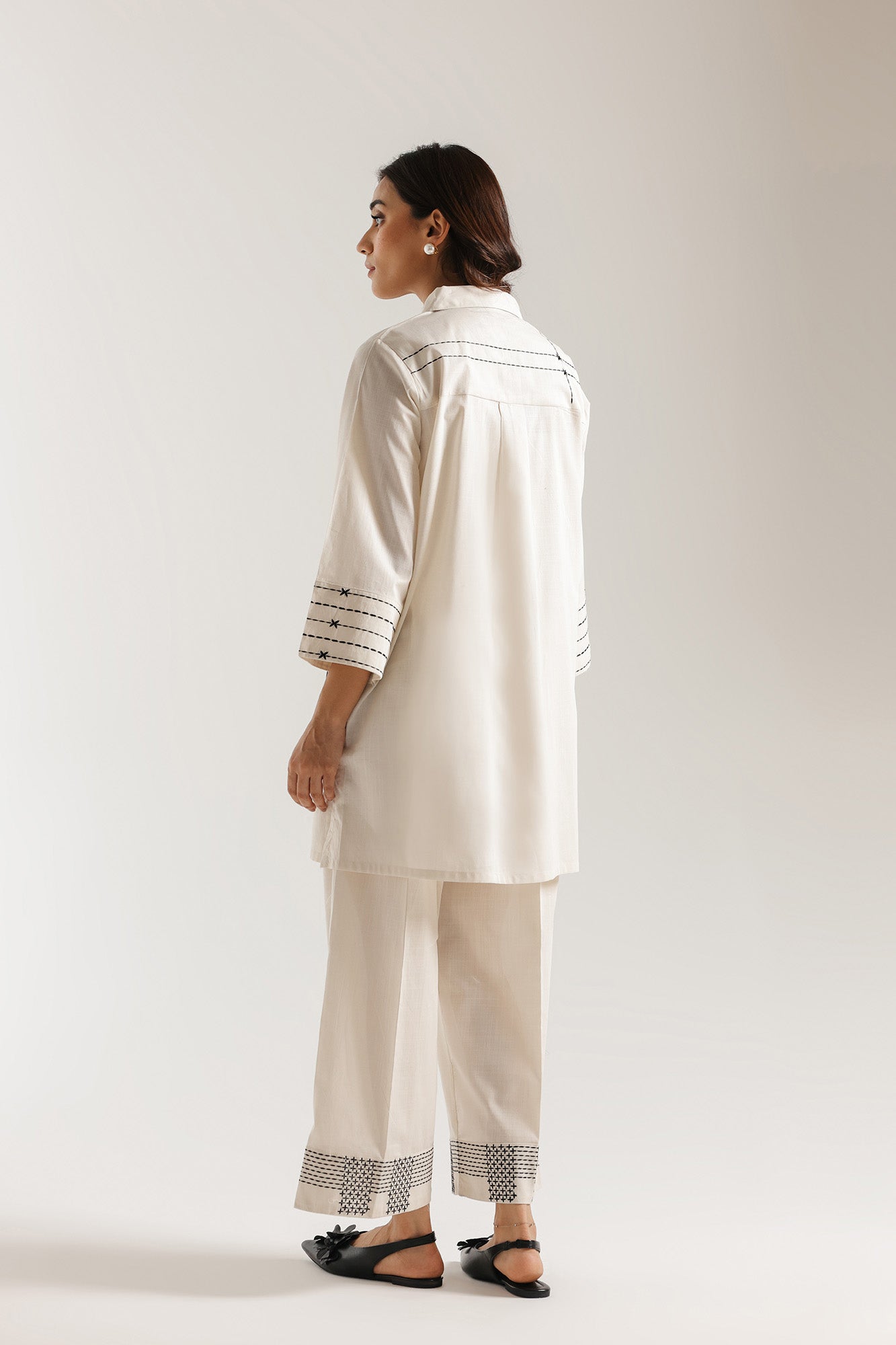 EMBROIDERED SUIT (E7593/102/002)