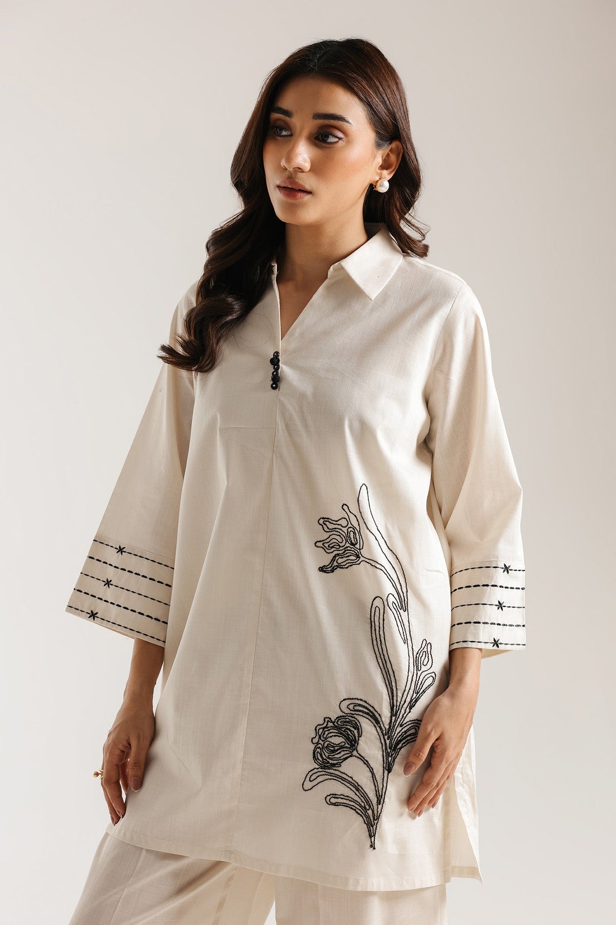 EMBROIDERED SUIT (E7593/102/002)