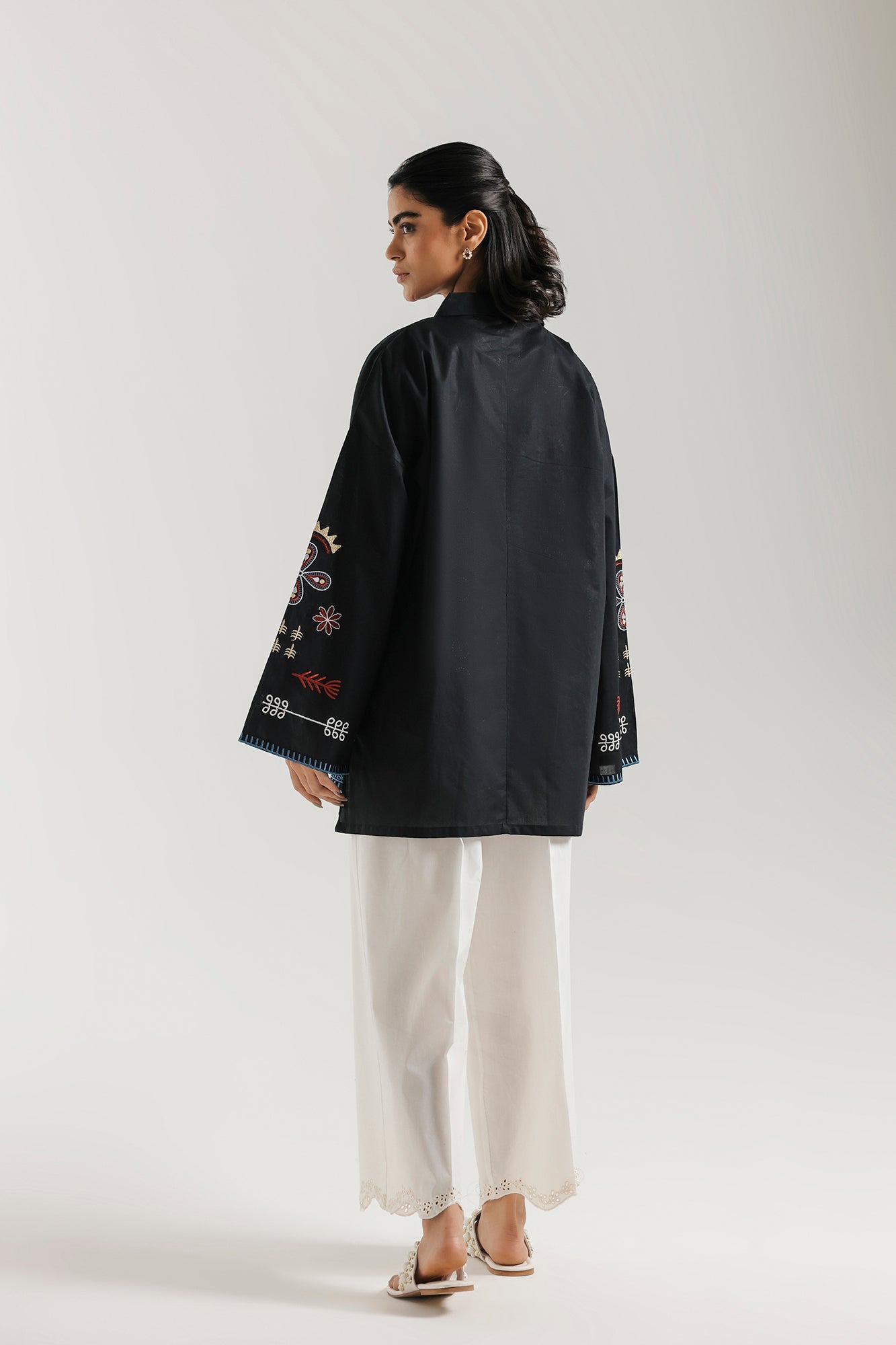 EMBROIDERED SHIRT (E7623/102/902)