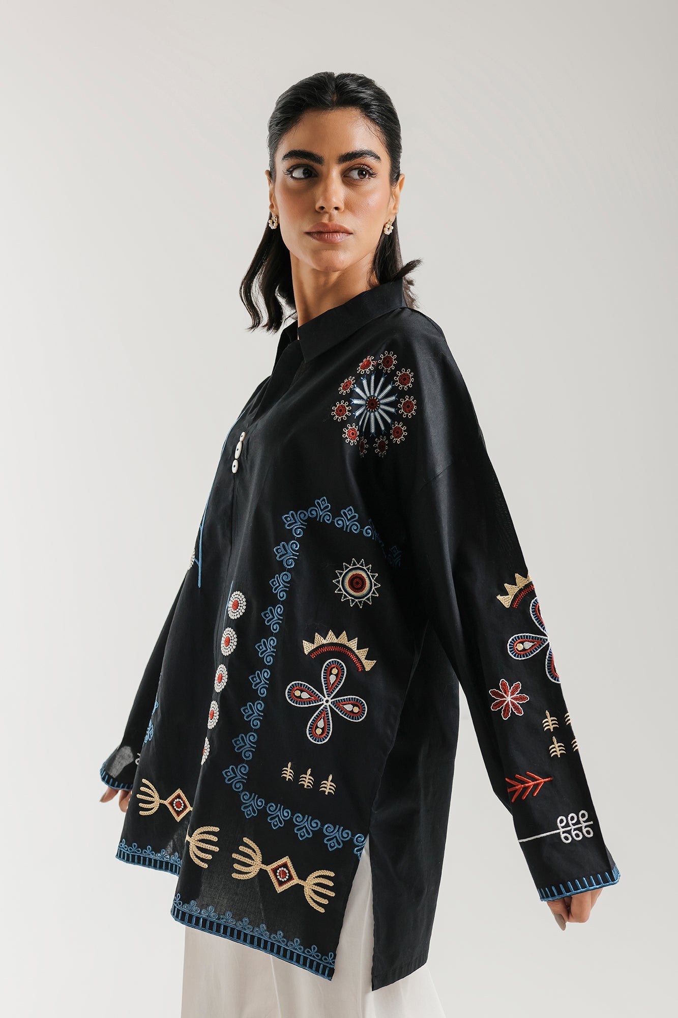 EMBROIDERED SHIRT (E7623/102/902)