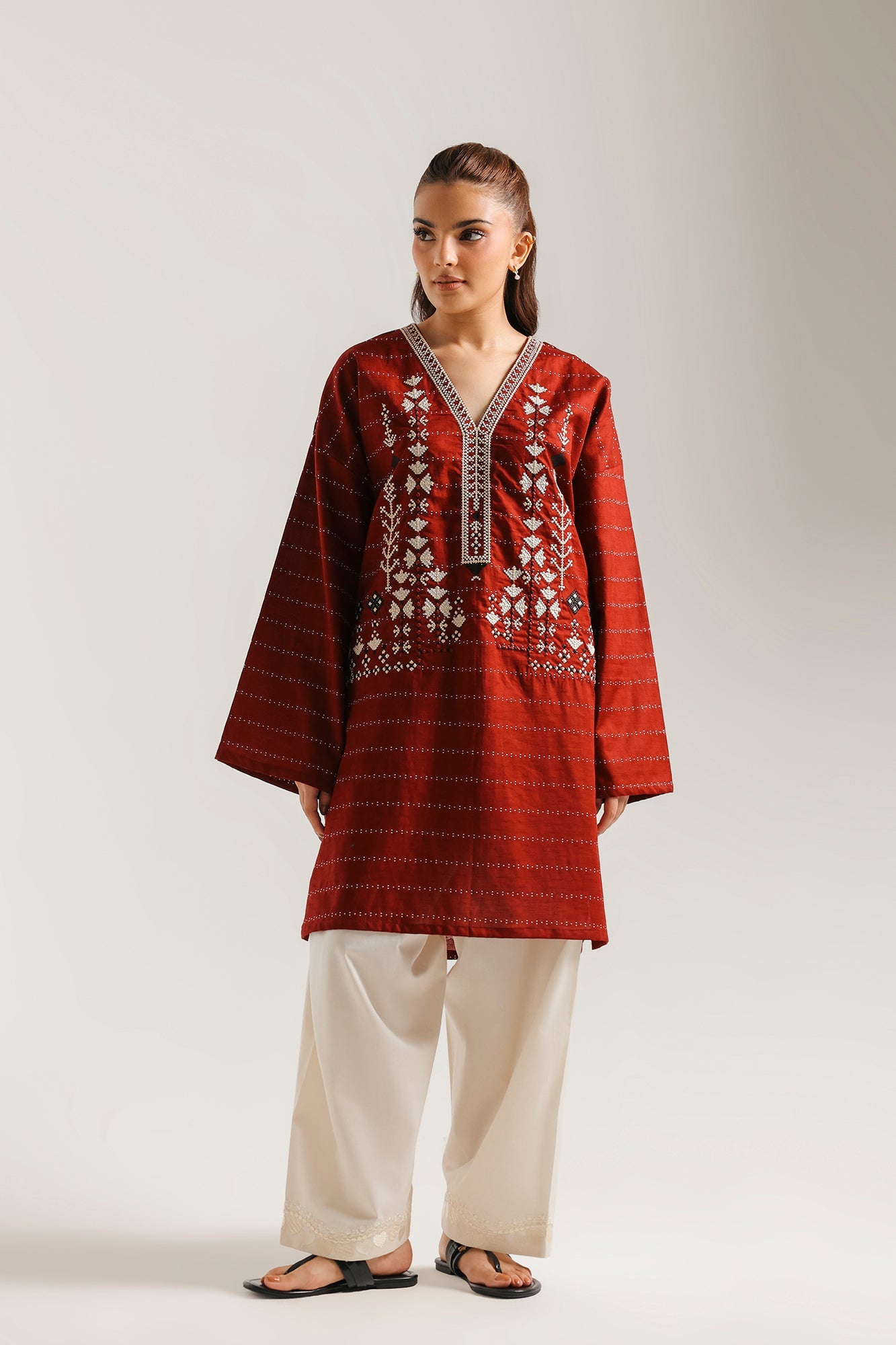 EMBROIDERED SHIRT (E7626/102/304)