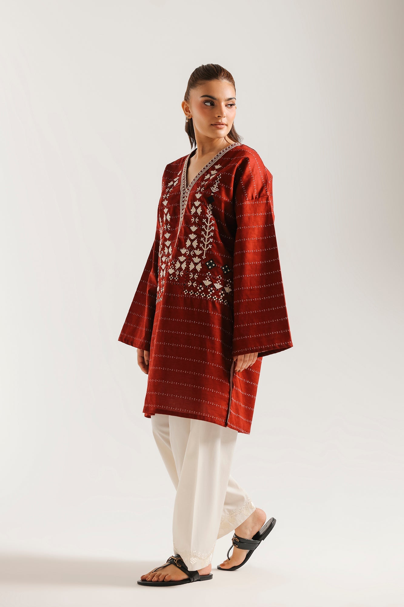 EMBROIDERED SHIRT (E7626/102/304)