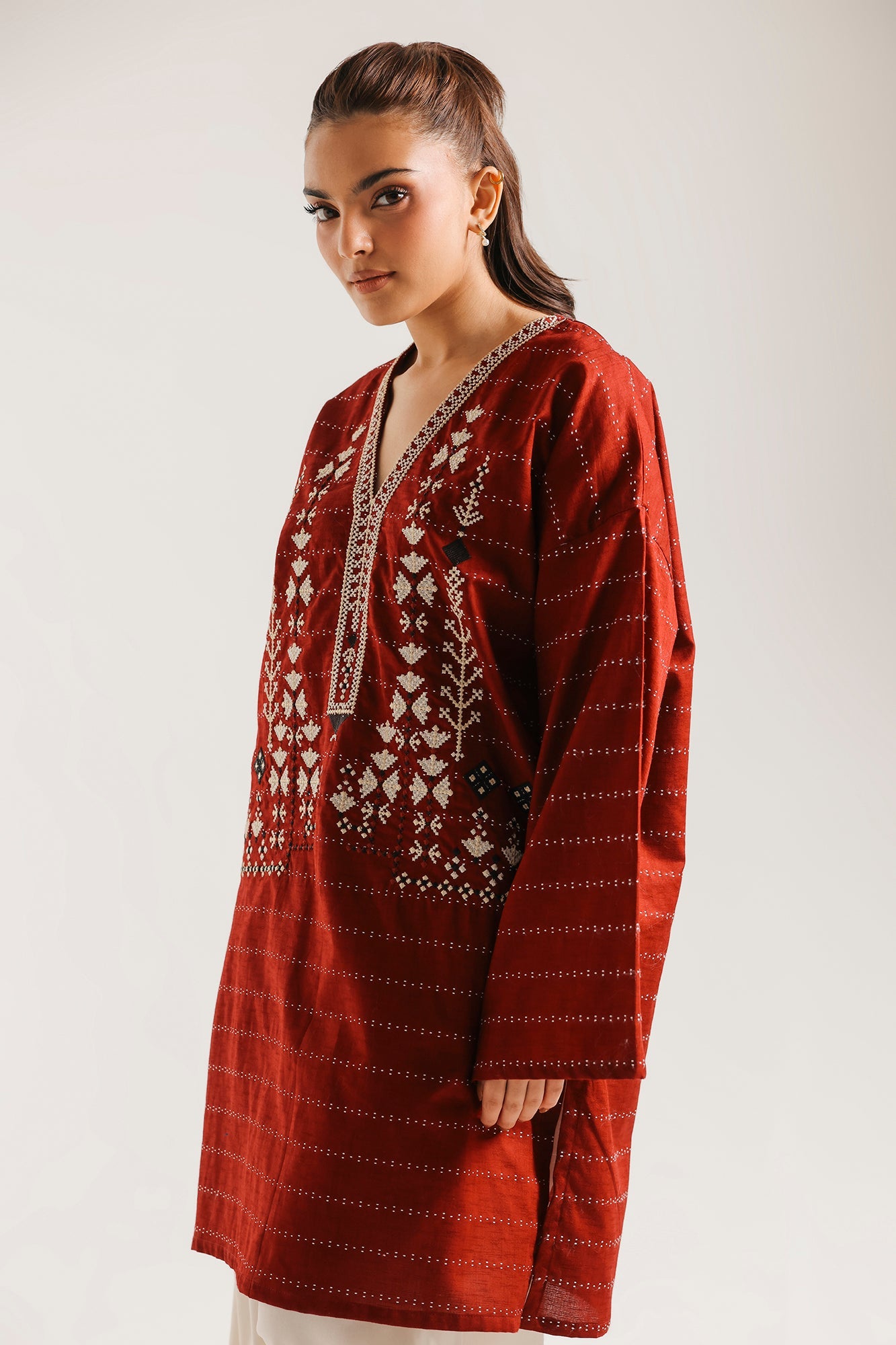 EMBROIDERED SHIRT (E7626/102/304)