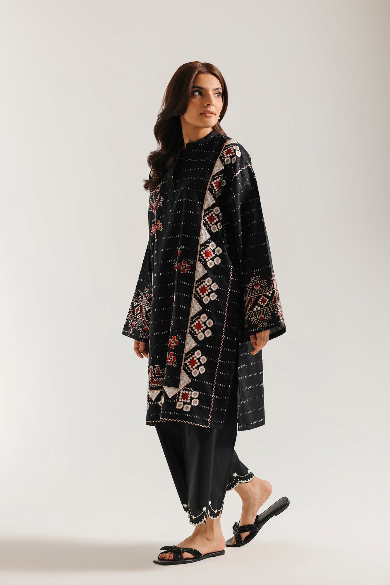 EMBROIDERED SHIRT (E7627/102/901)
