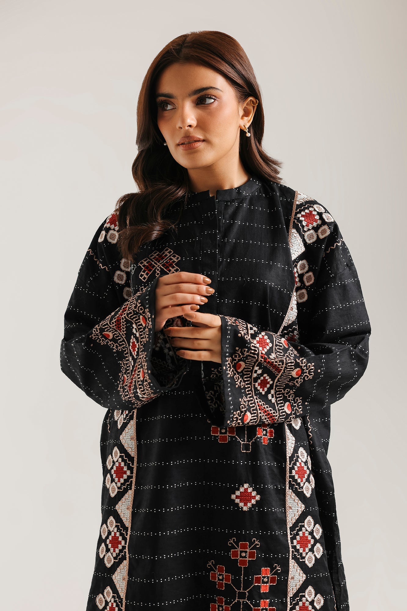 EMBROIDERED SHIRT (E7627/102/901)