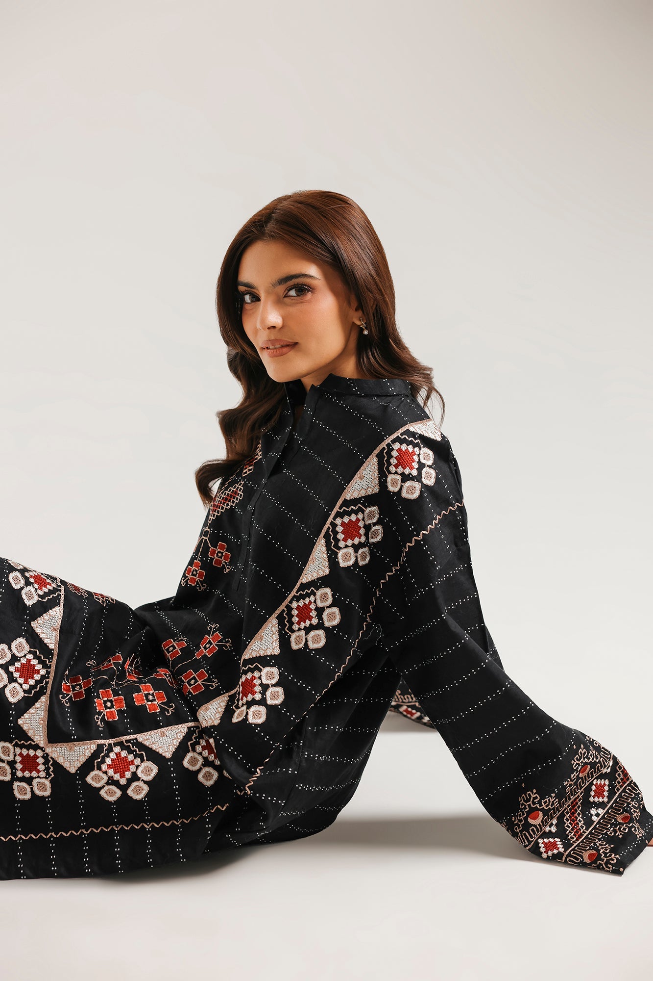 EMBROIDERED SHIRT (E7627/102/901)