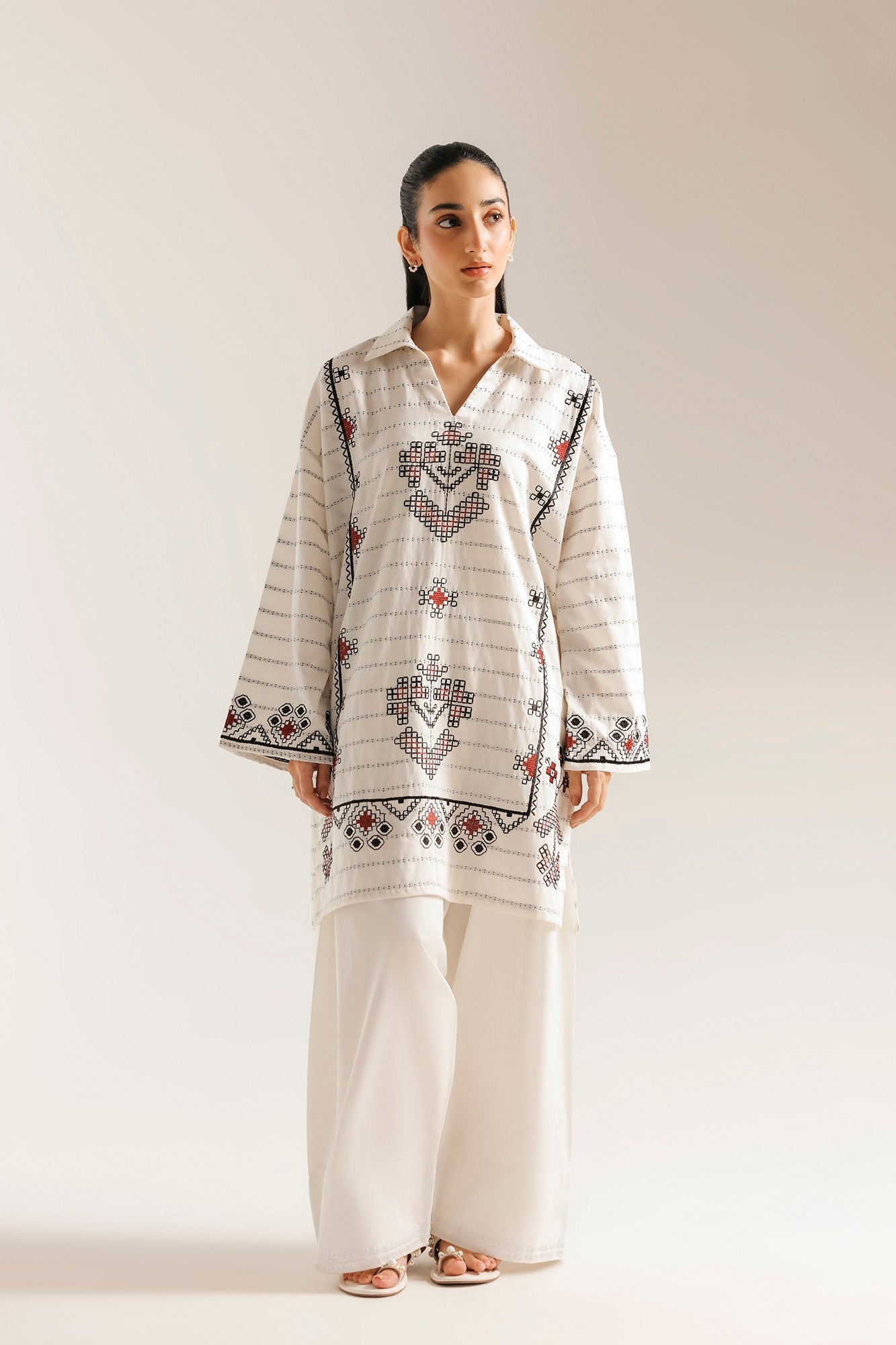 EMBROIDERED SHIRT (E7628/102/003)