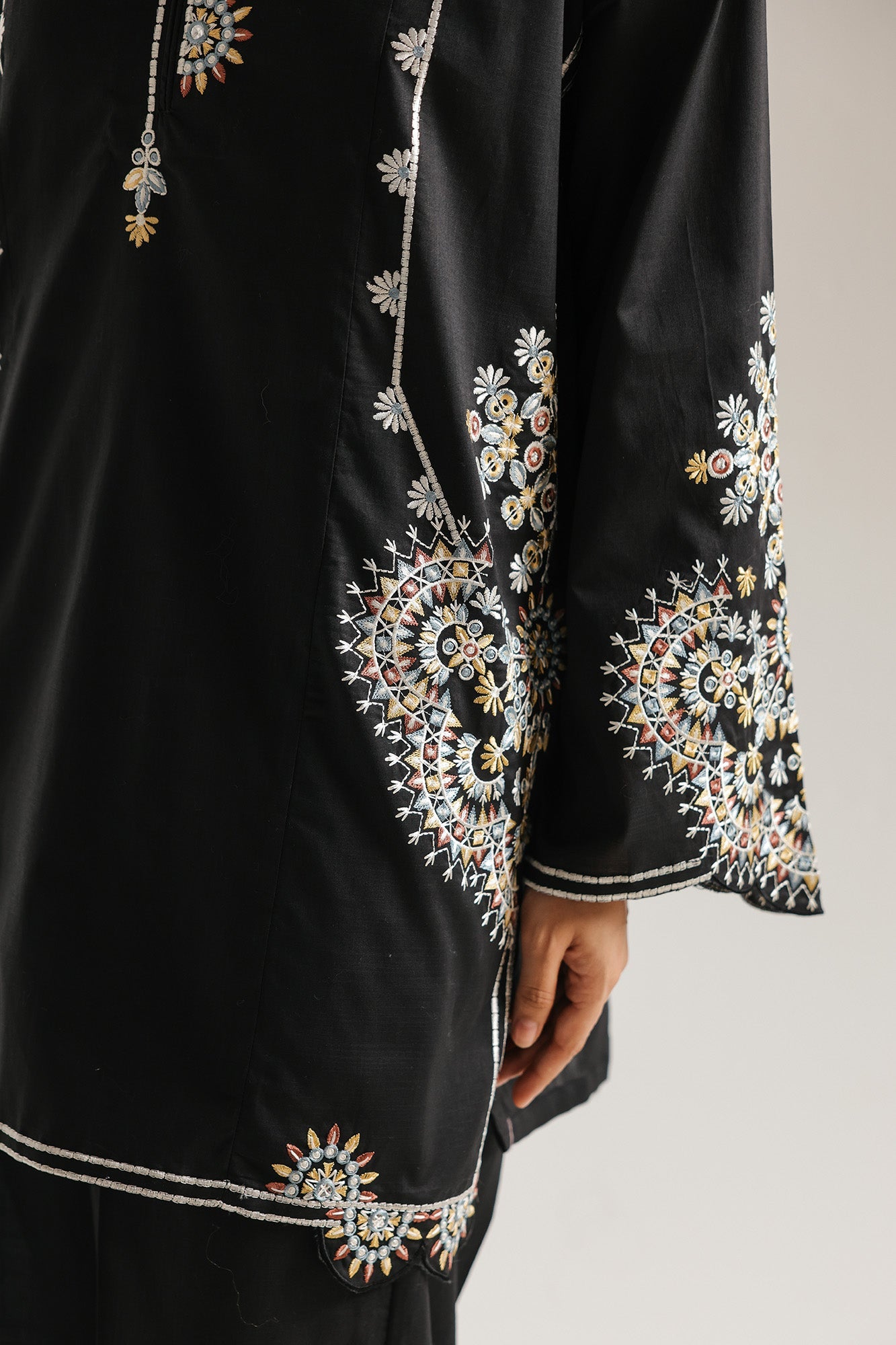 EMBROIDERED SHIRT (E7630/102/902)