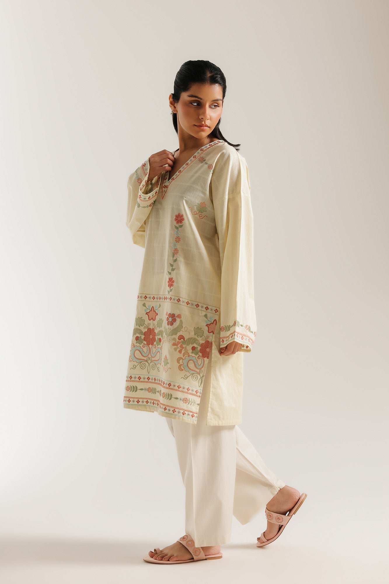 EMBROIDERED SHIRT (E7631/102/110)