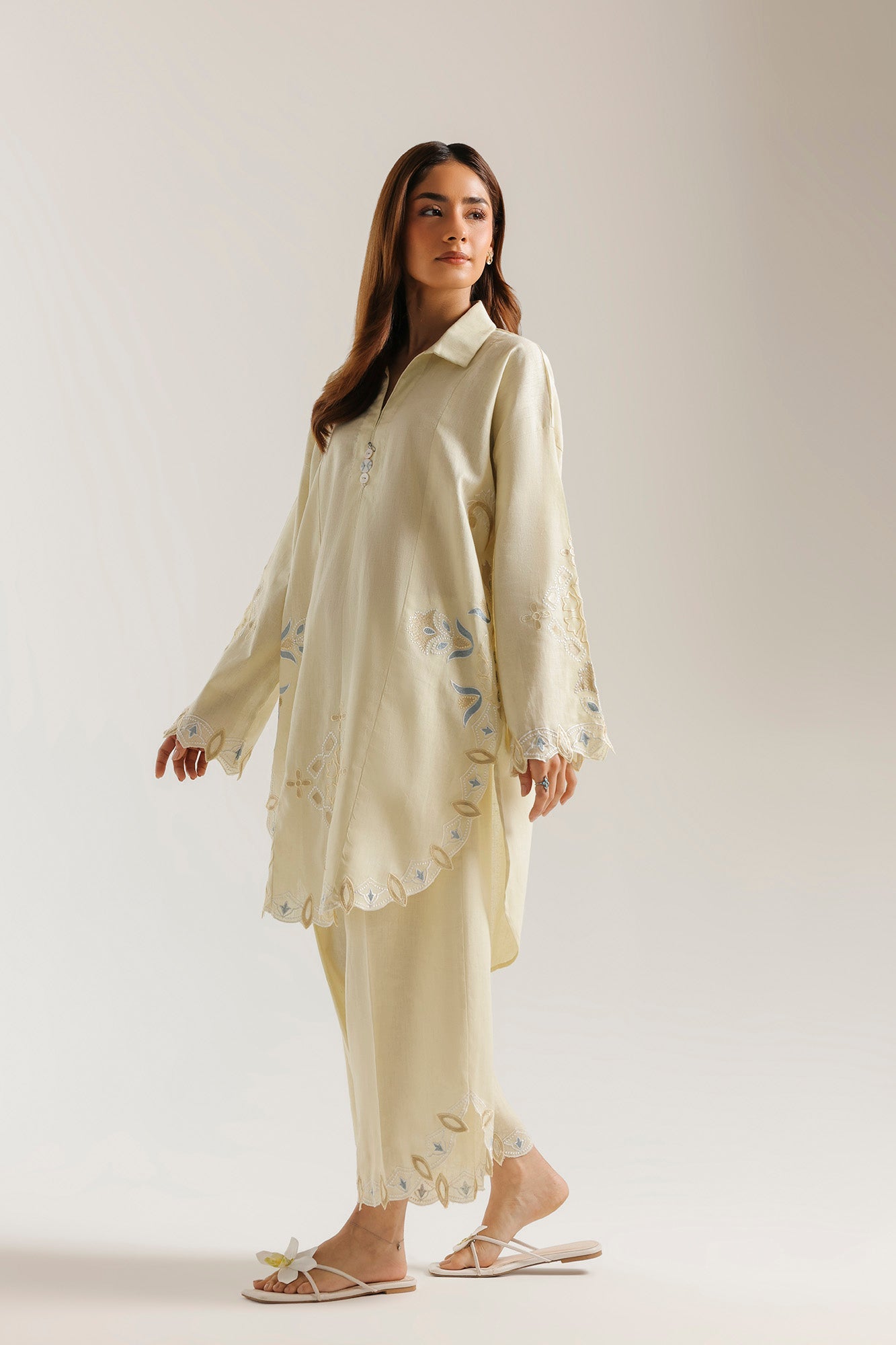 EMBROIDERED SUIT (E7638/102/110)