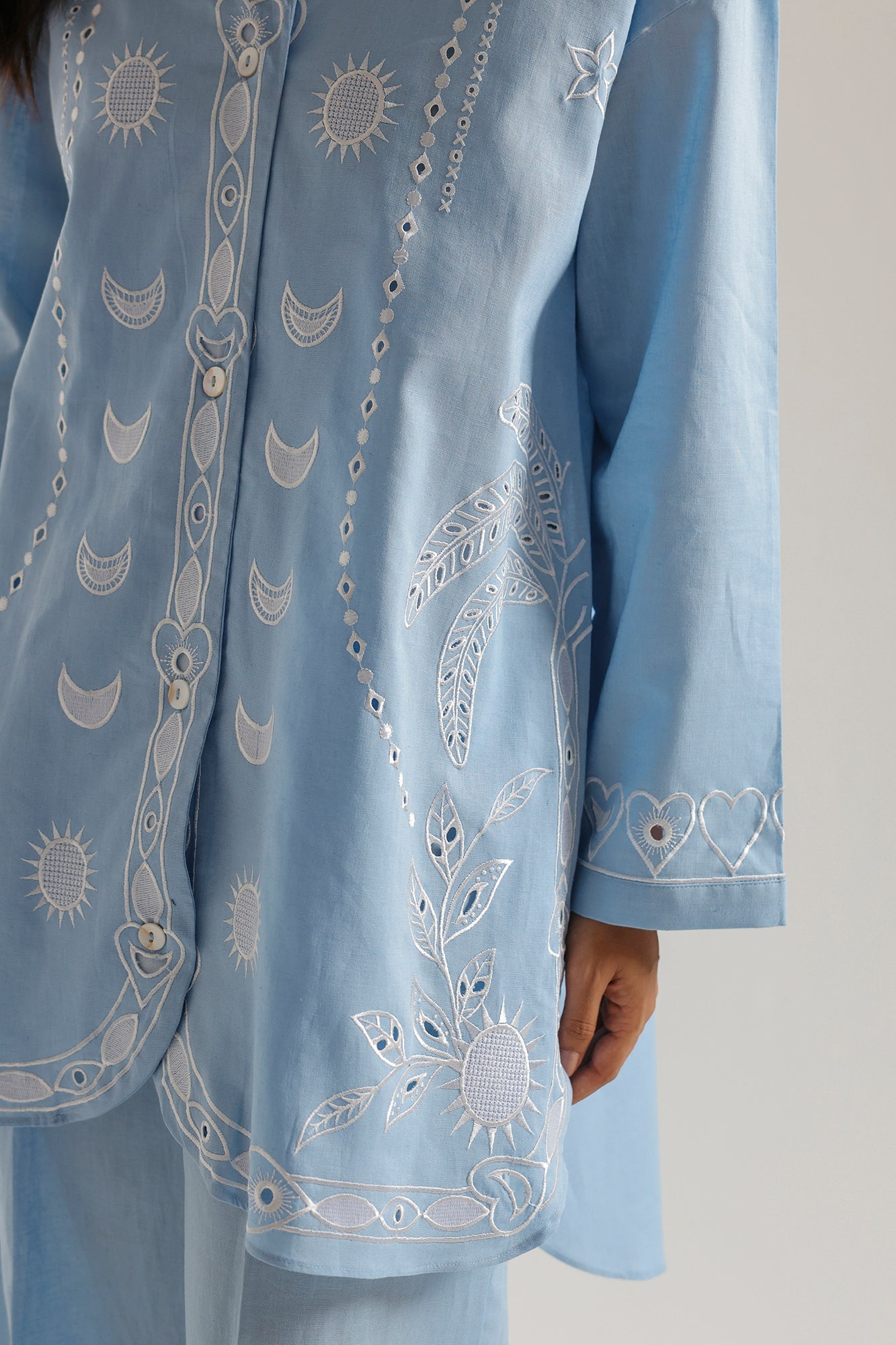 EMBROIDERED SUIT (E7639/102/636)