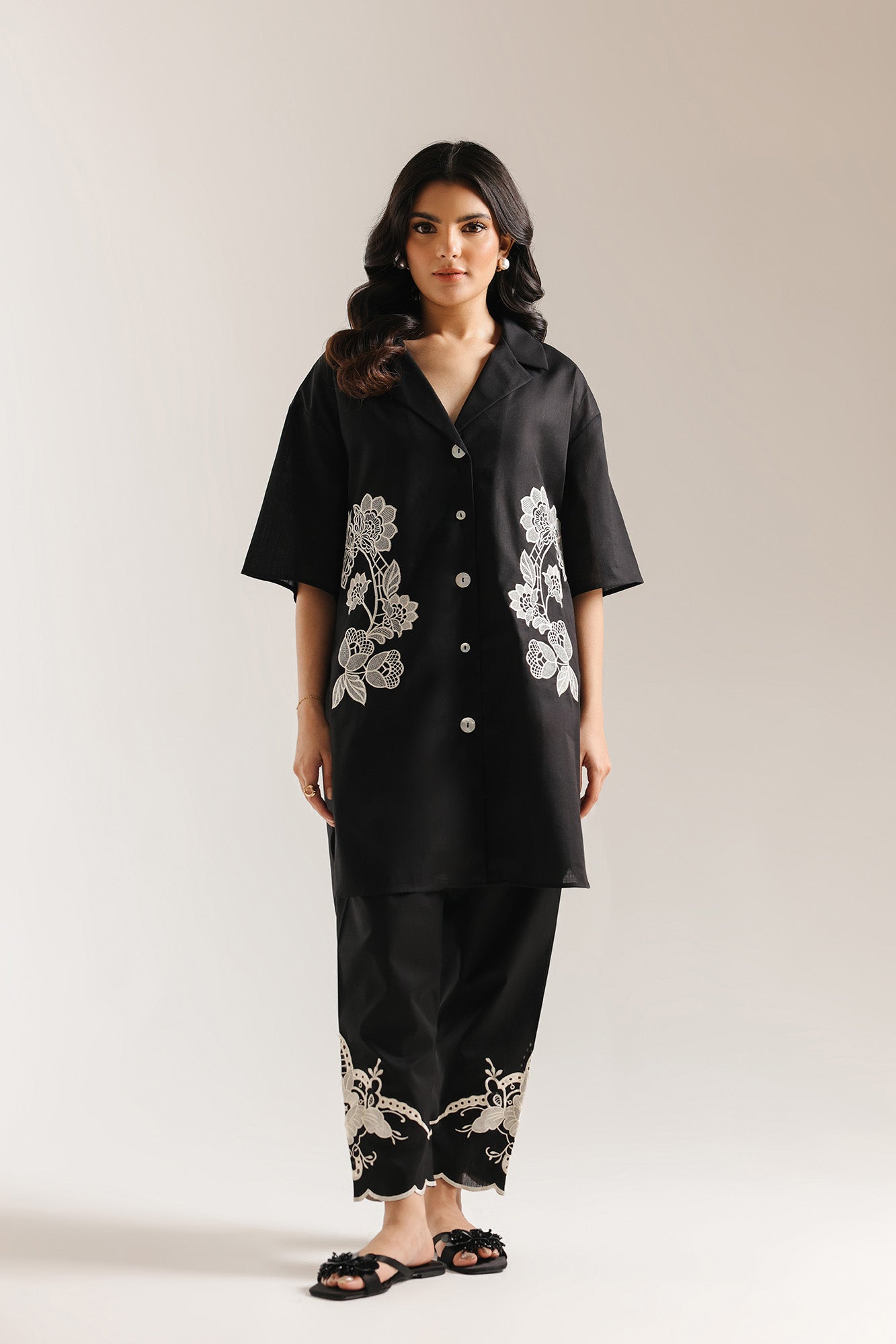 EMBROIDERED SUIT (E7692/102/902)