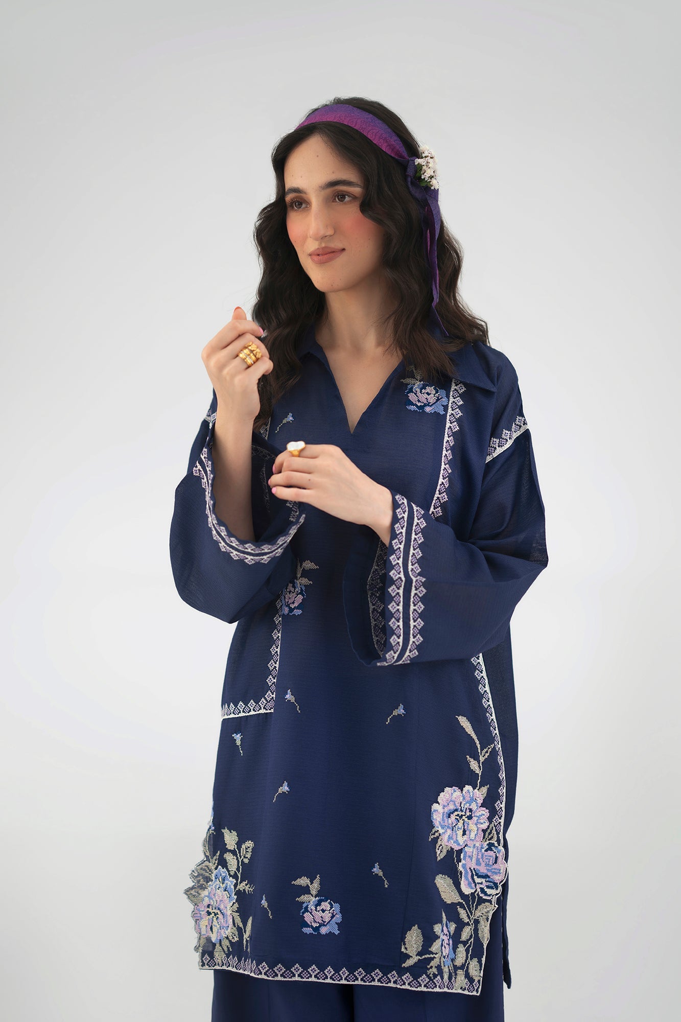 EMBROIDERED SUIT (E7746/102/622)