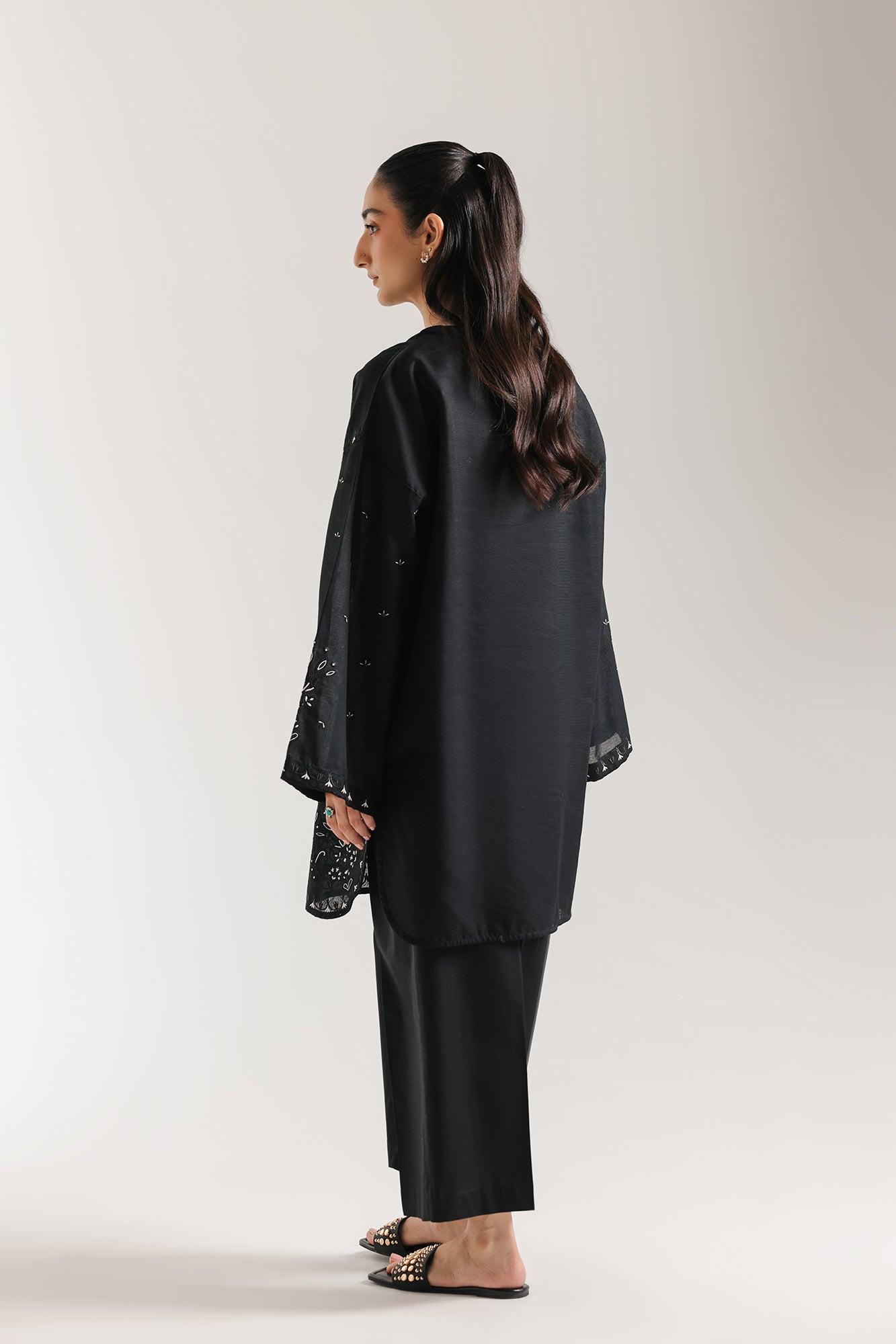 EMBROIDERED SUIT (E7748/102/902)
